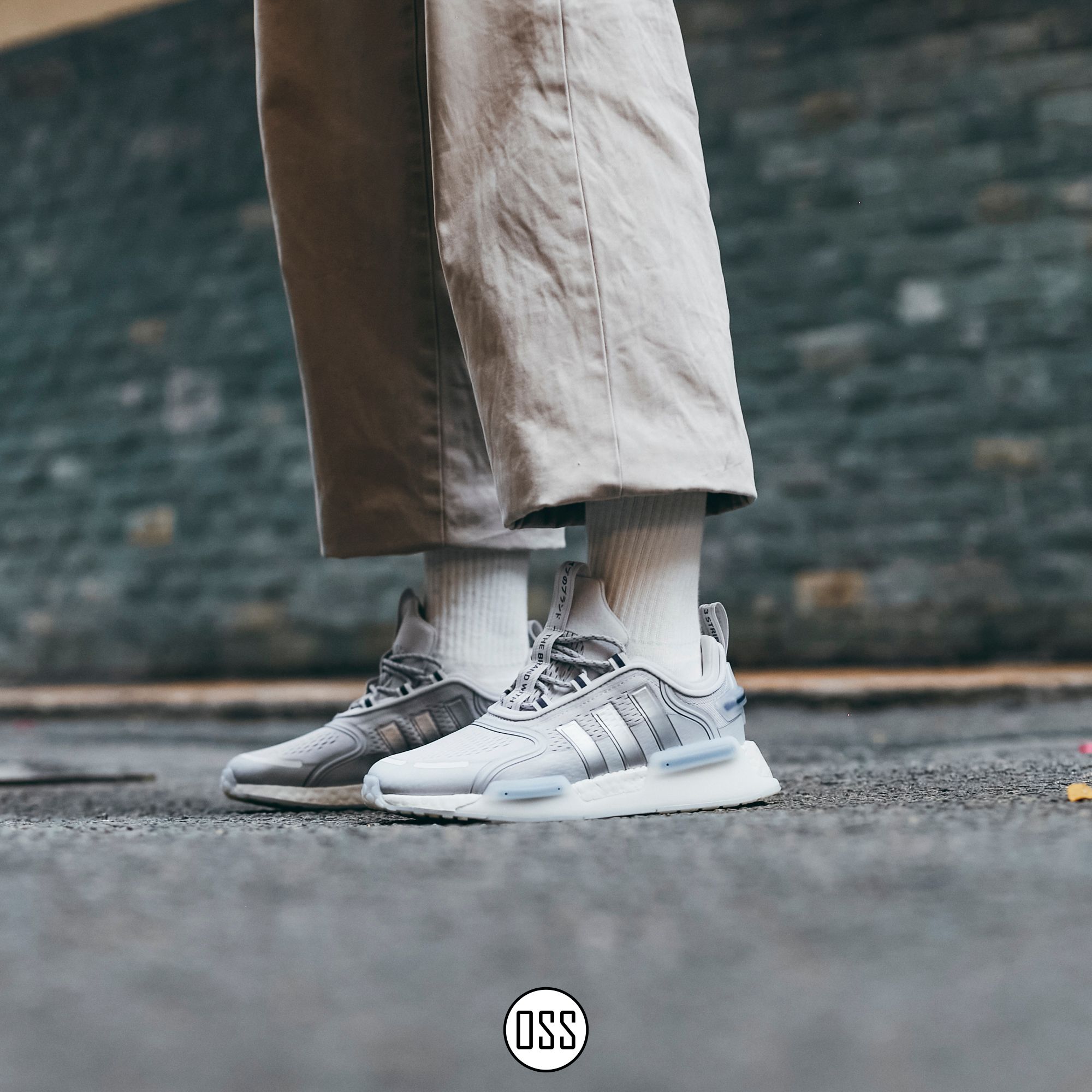  adidas NMD V3 - Light Solid Grey / Silver Metallic 