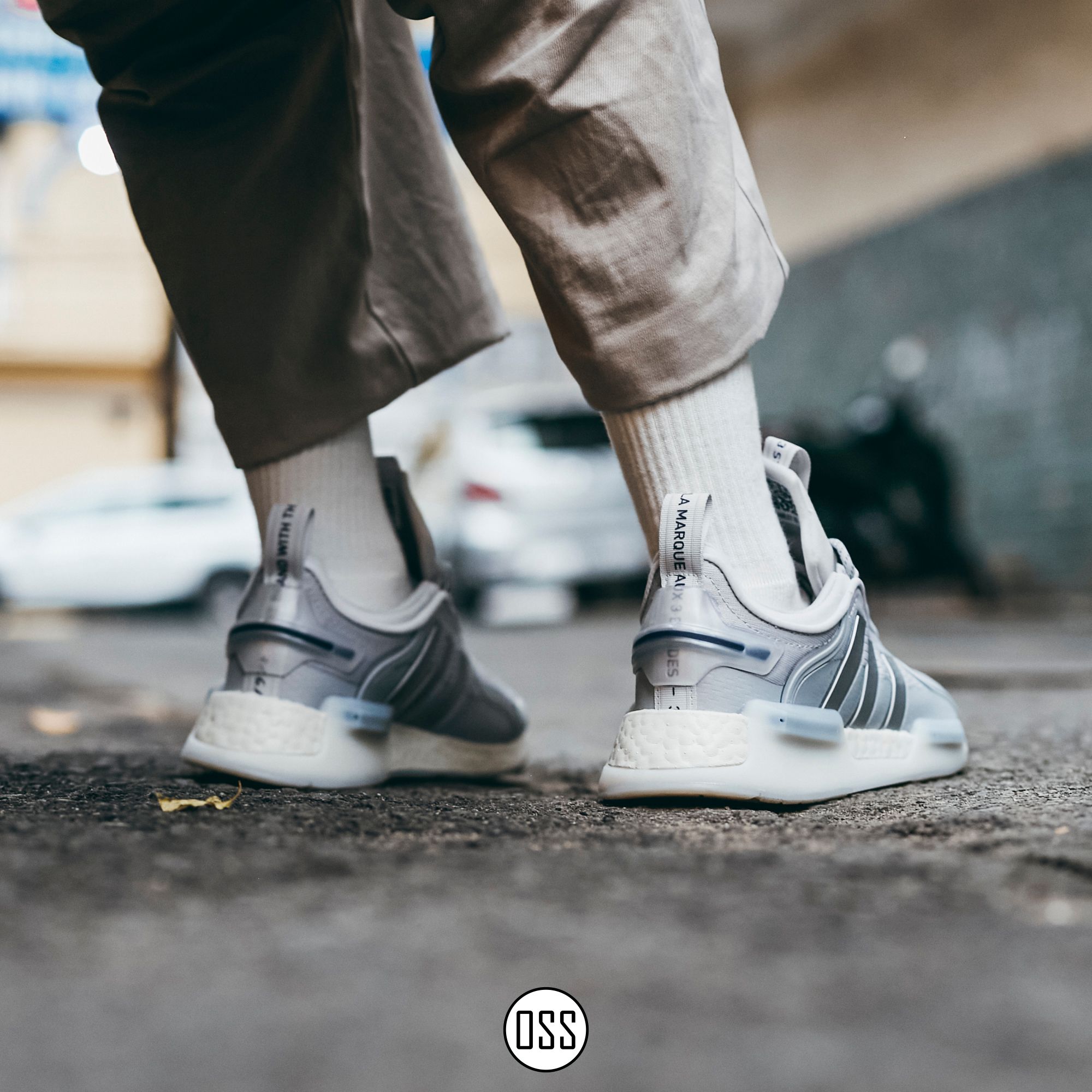  adidas NMD V3 - Light Solid Grey / Silver Metallic 