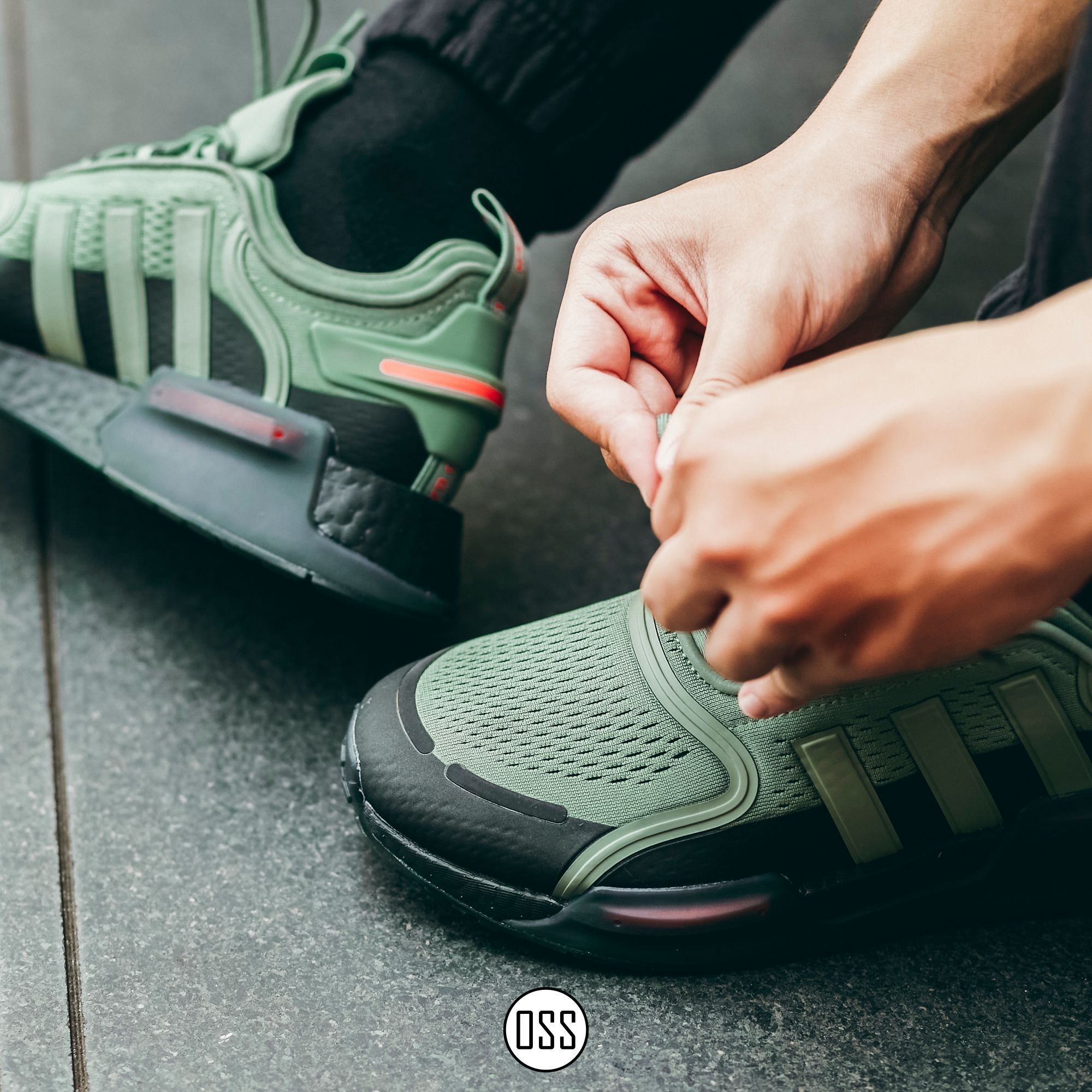 adidas NMD V3 - Silver Green / Carbon
