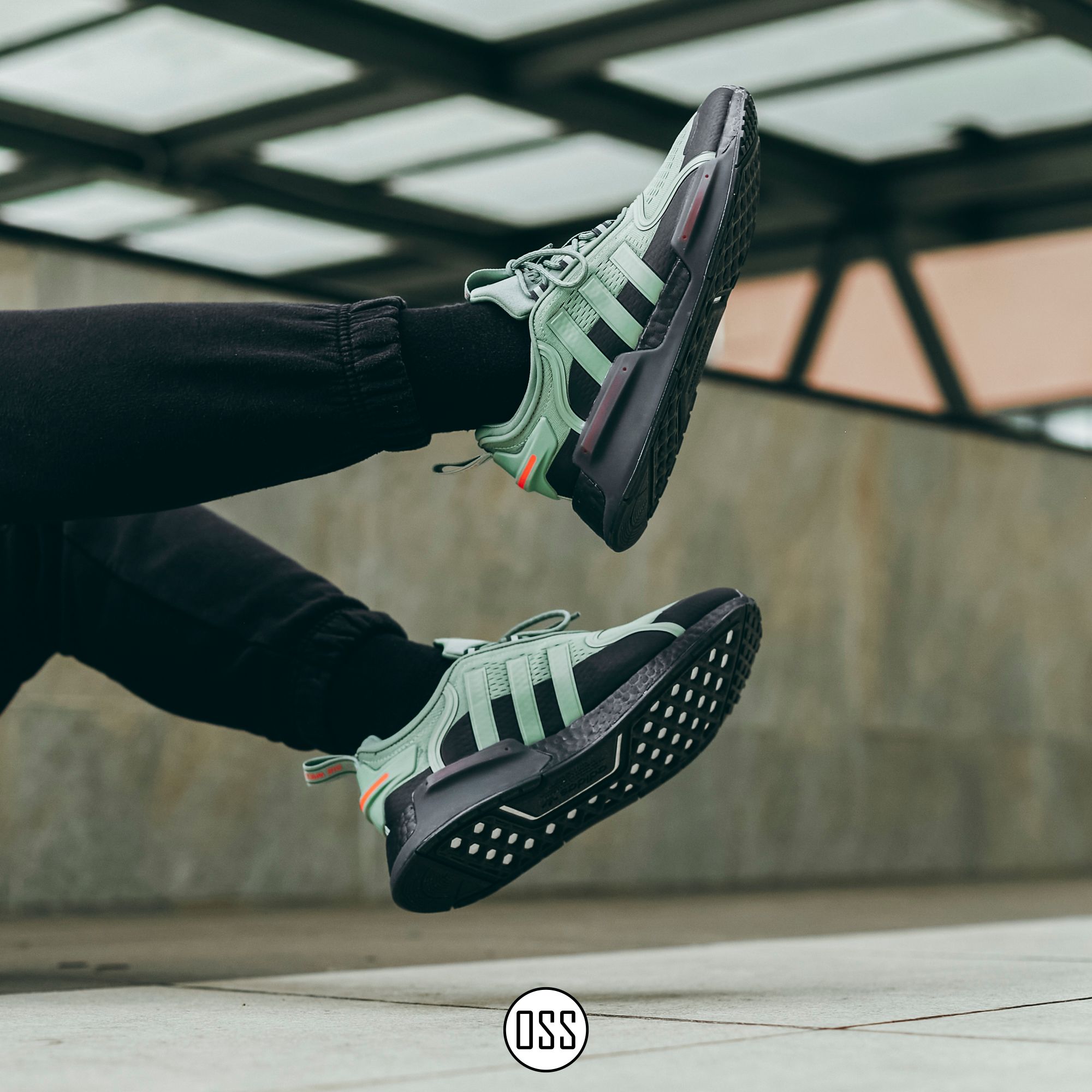 adidas NMD V3 - Silver Green / Carbon