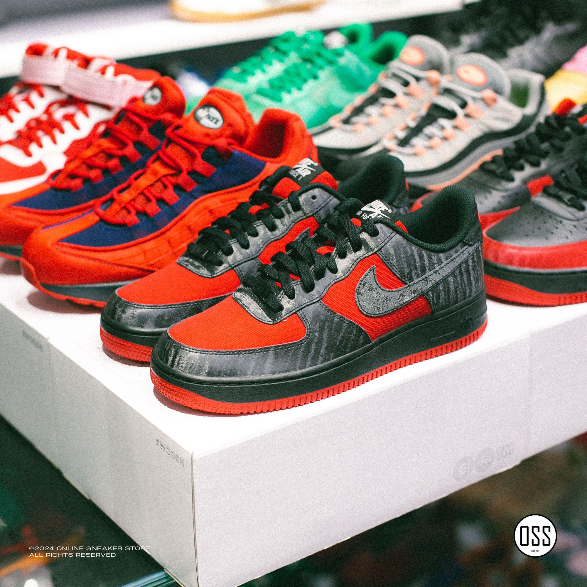 Nike Air Force 1 Low By You - Black Satin / Red