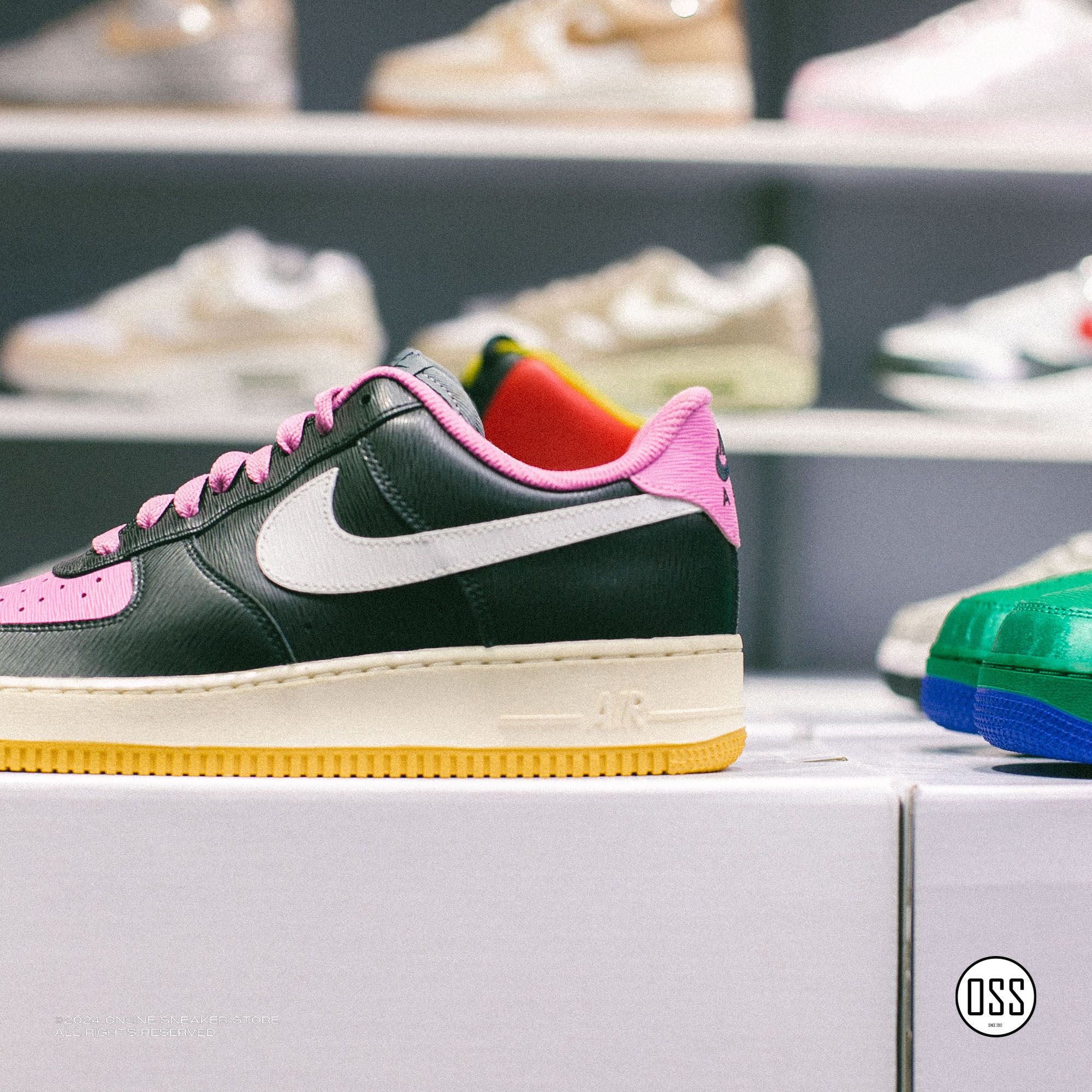 Nike Air Force 1 Low By You - Black / Pink