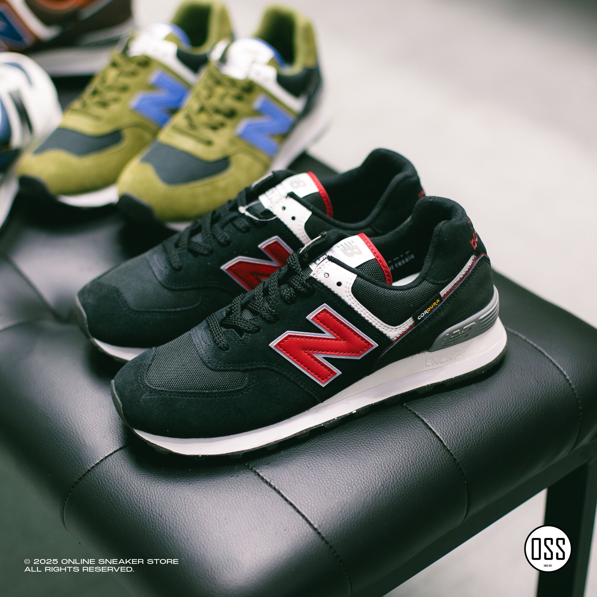 New Balance 574 - Black / Red