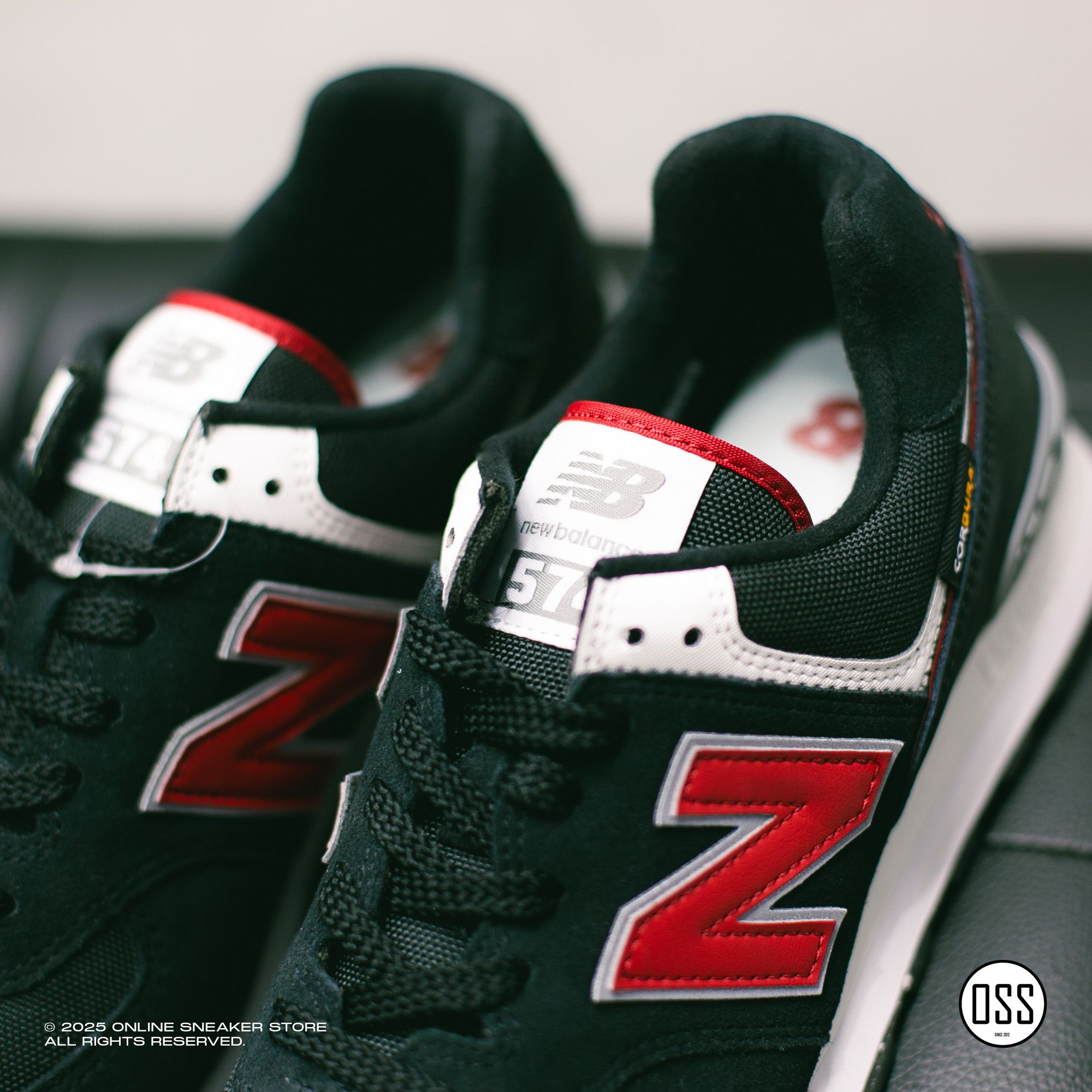 New Balance 574 - Black / Red