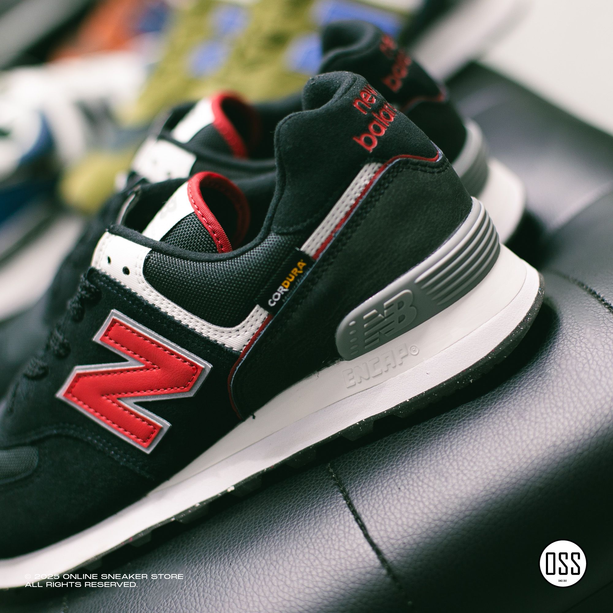 New Balance 574 - Black / Red