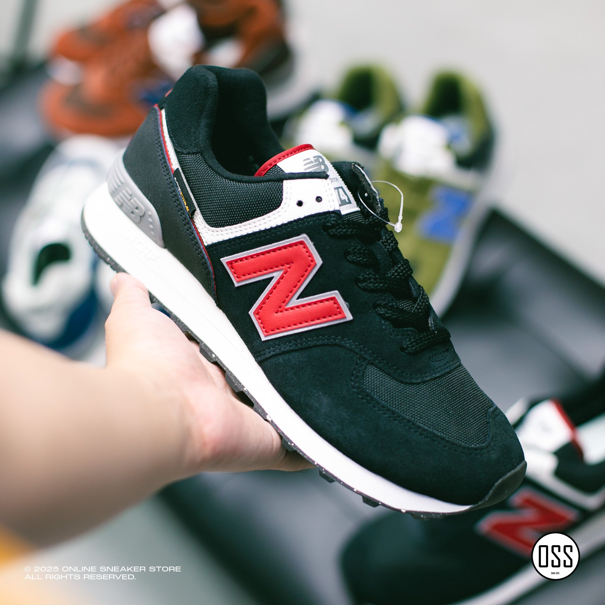 New Balance 574 - Black / Red