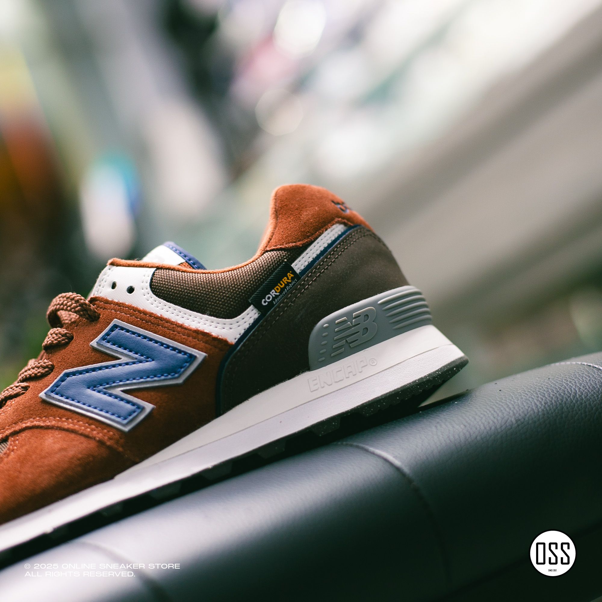 New Balance 574 - Orange / Navy