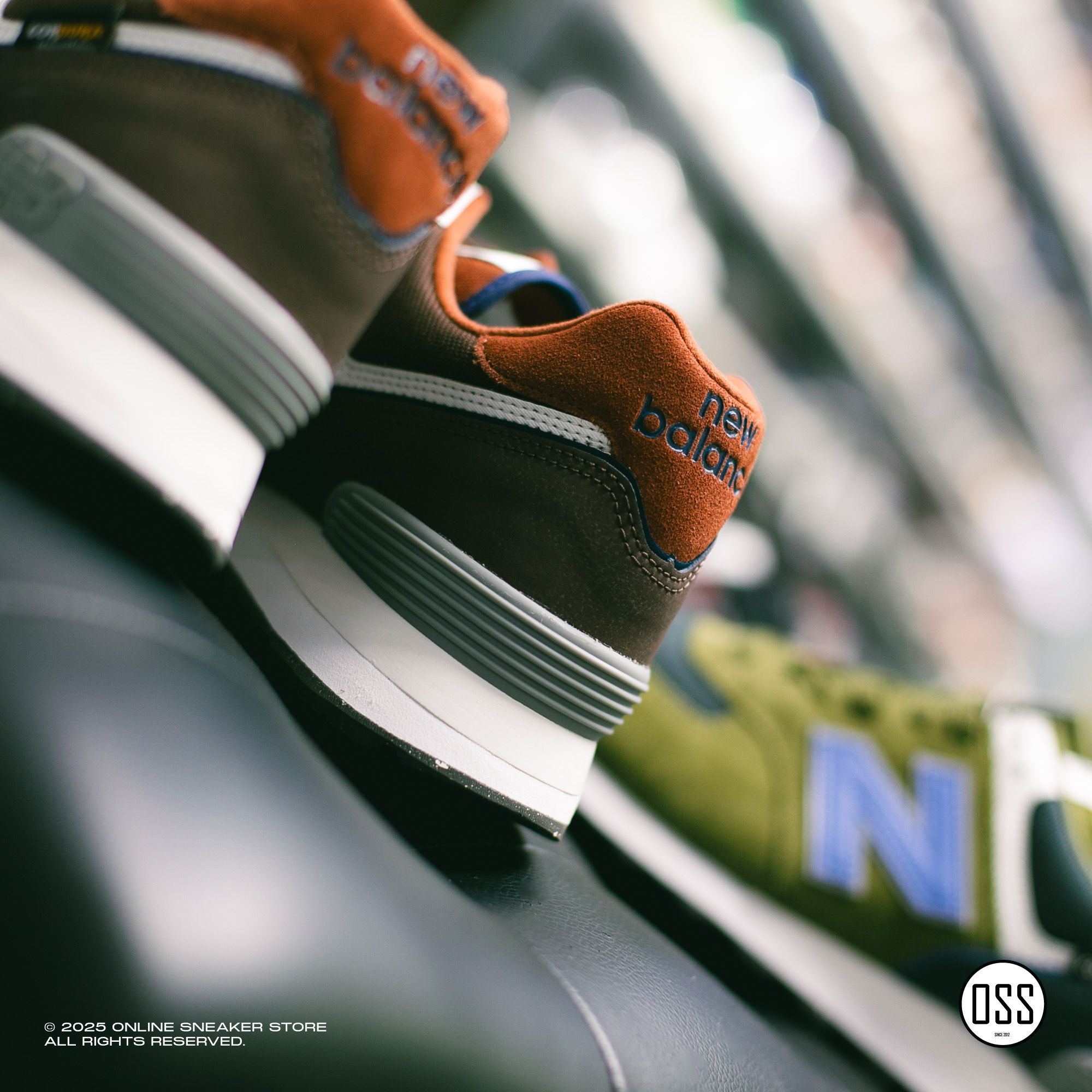 New Balance 574 - Orange / Navy