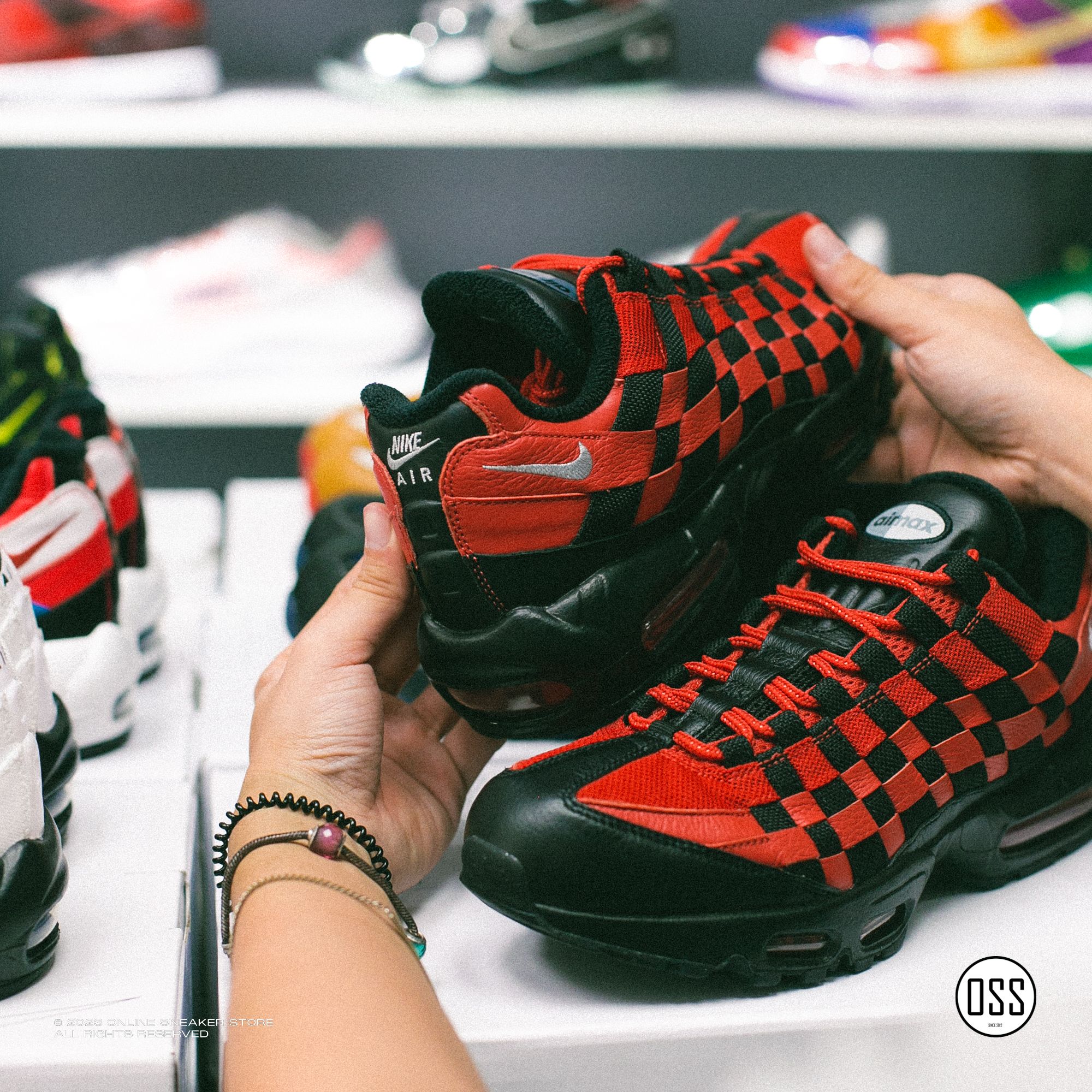  Nike Air Max 95 Unlocked On You - Siren Red / Black 