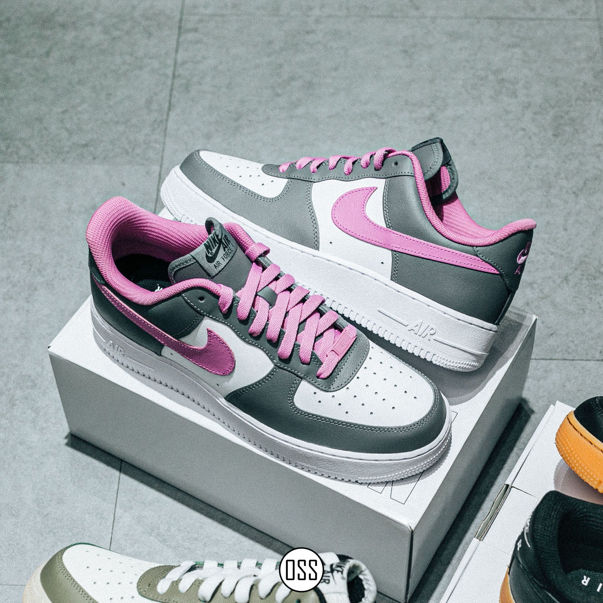 Nike Air Force 1 Low By You - Grey/White/Pink