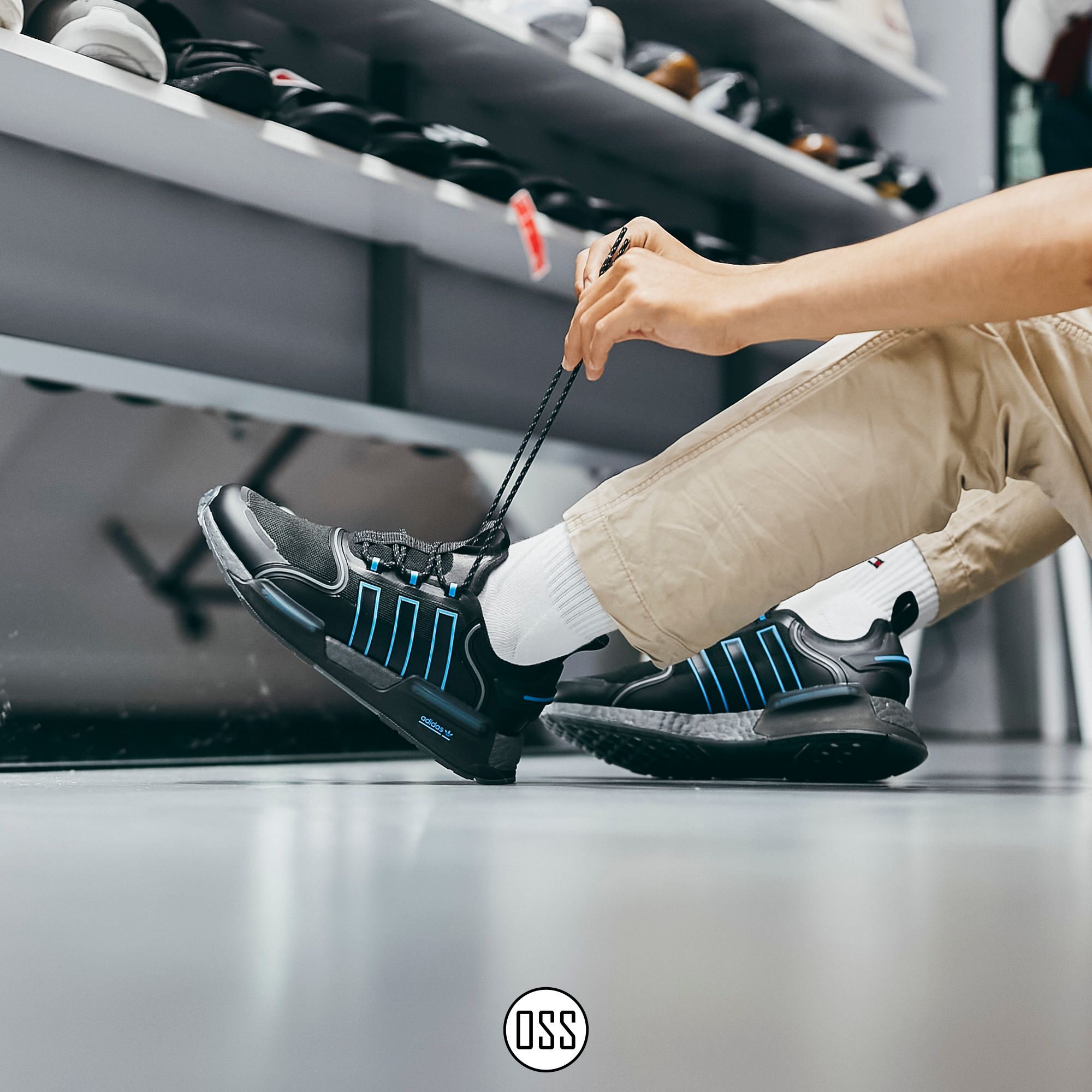 adidas NMD V3 - Black / Pulse Blue