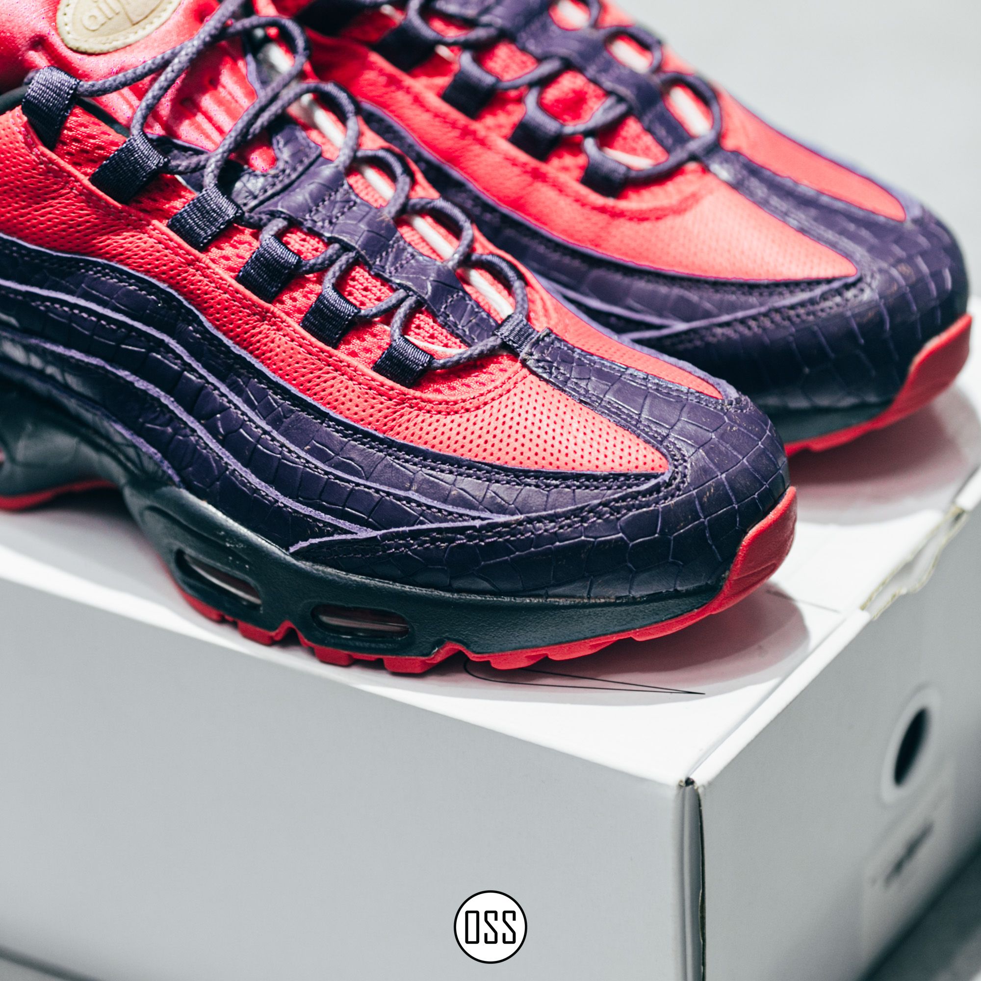 Nike Air Max 95 Premium By You - Navy/Red