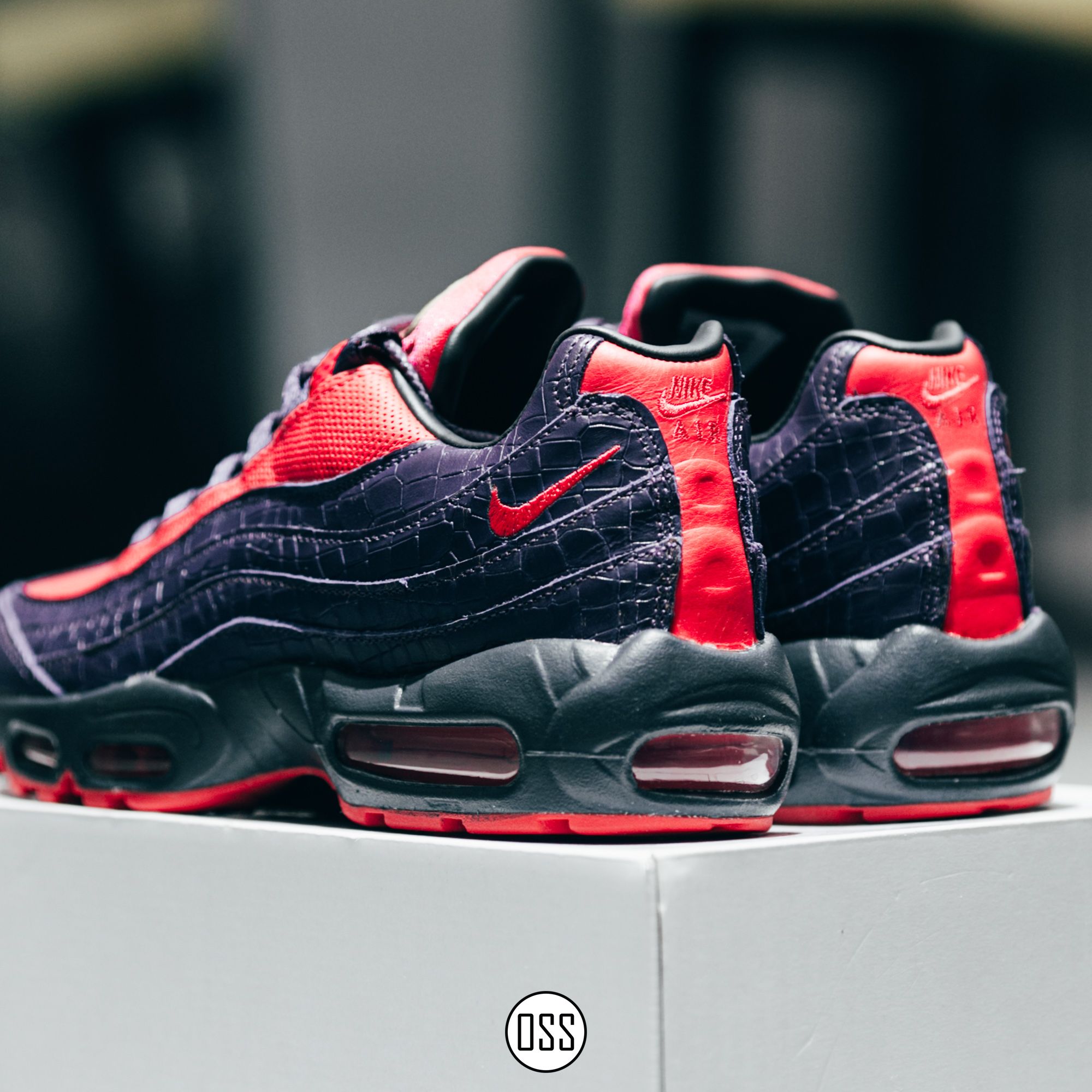 Nike Air Max 95 Premium By You - Navy/Red