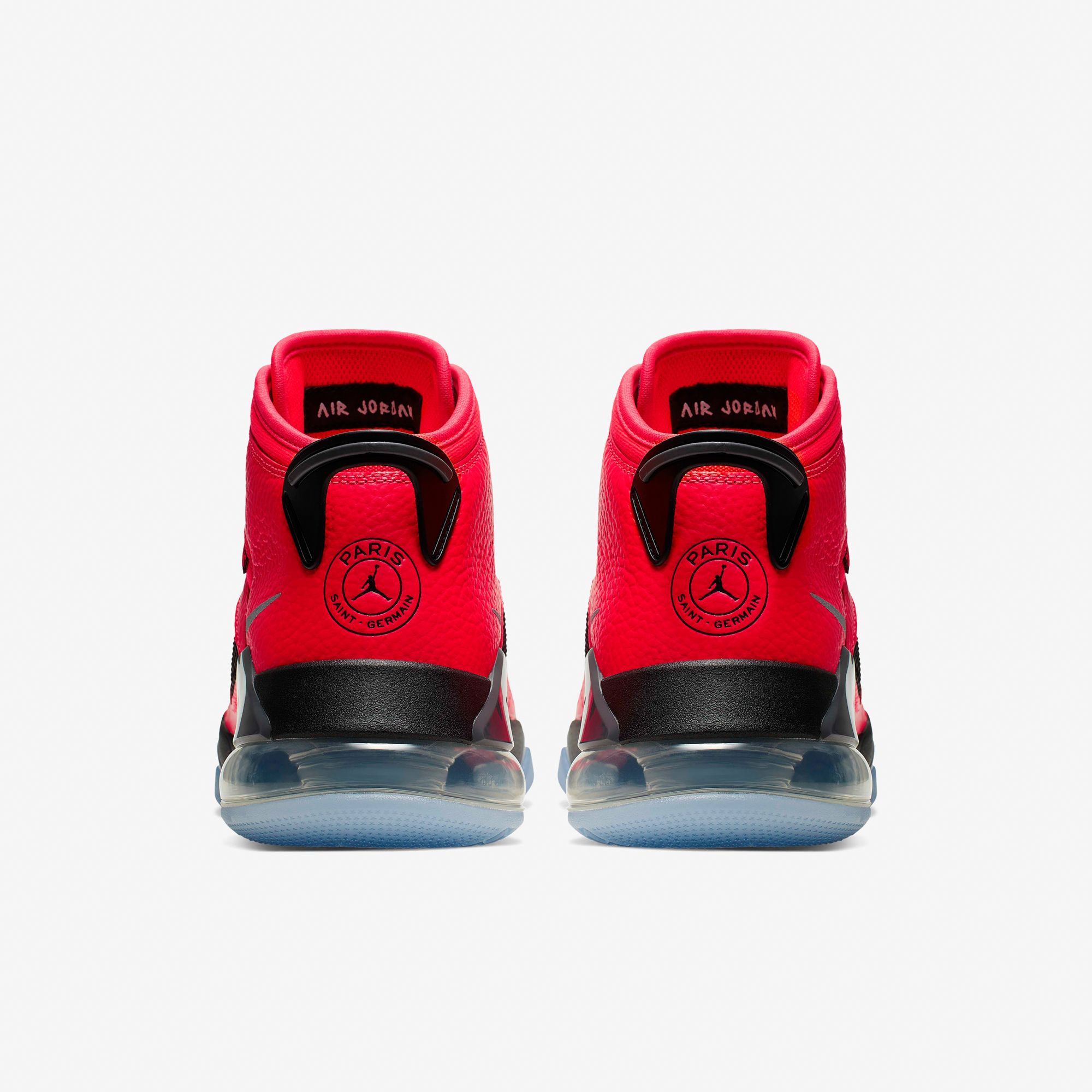 Paris Saint-Germain x Jordan Mars 270