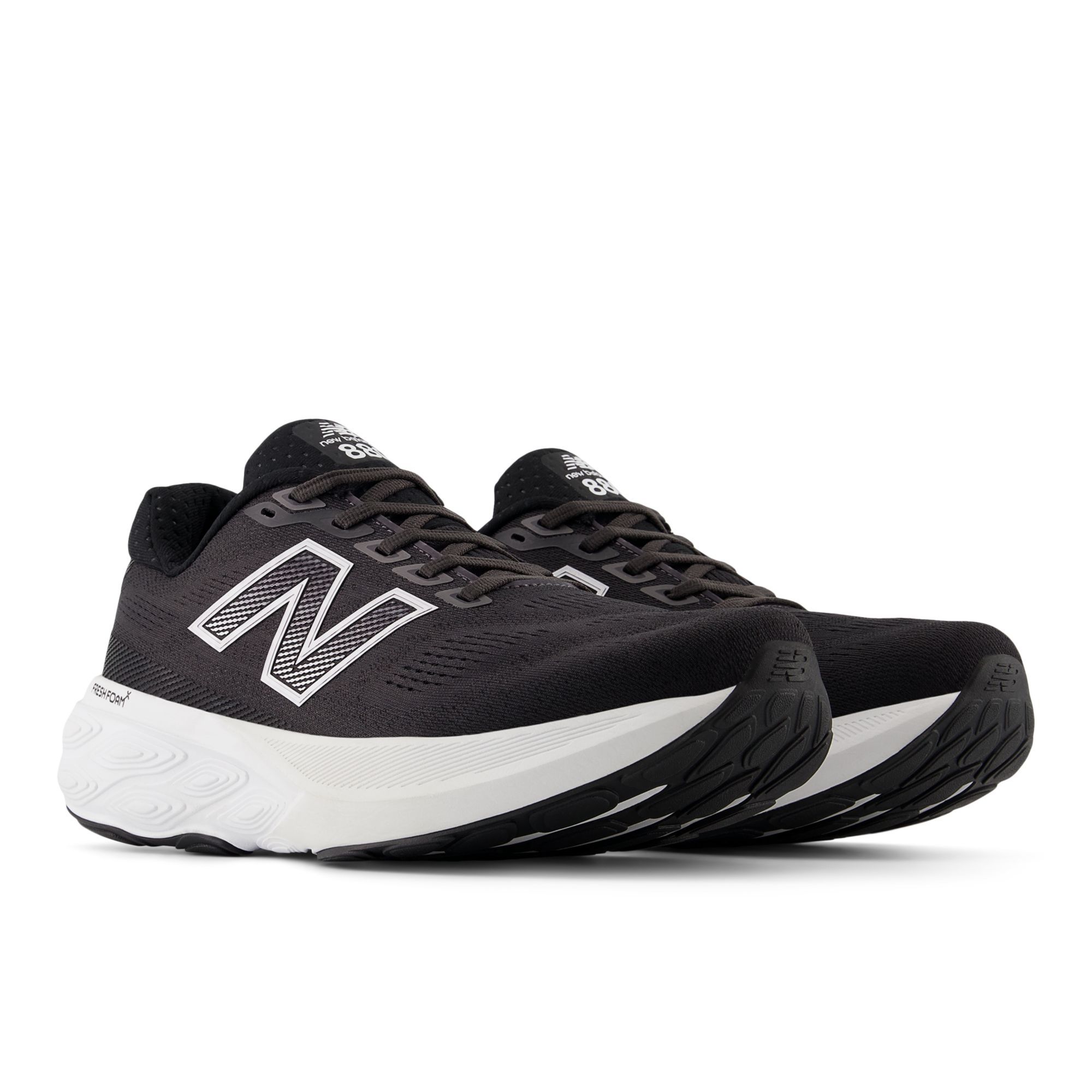 New Balance Fresh Foam X 880 v15 - Black / White