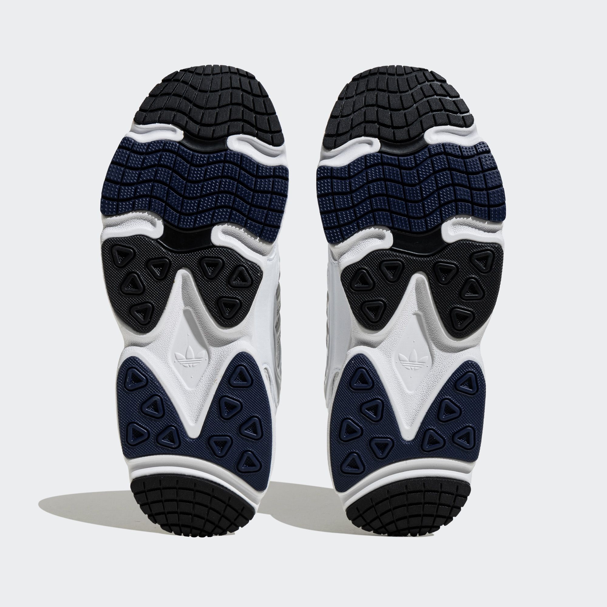  adidas Ozmillen - White / Navy 