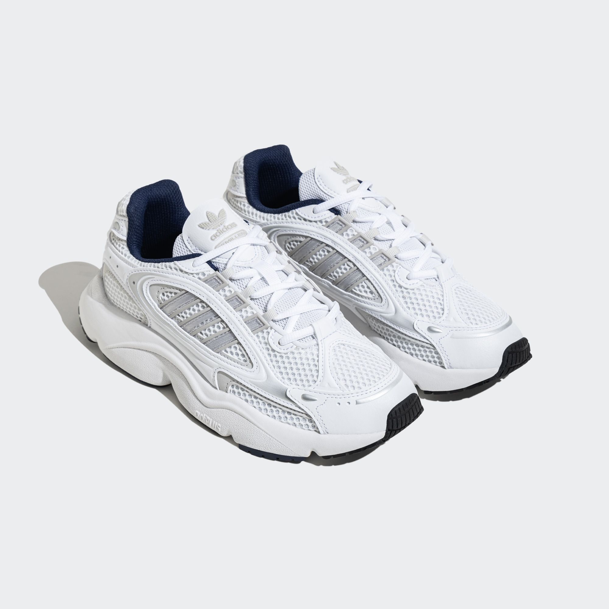  adidas Ozmillen - White / Navy 