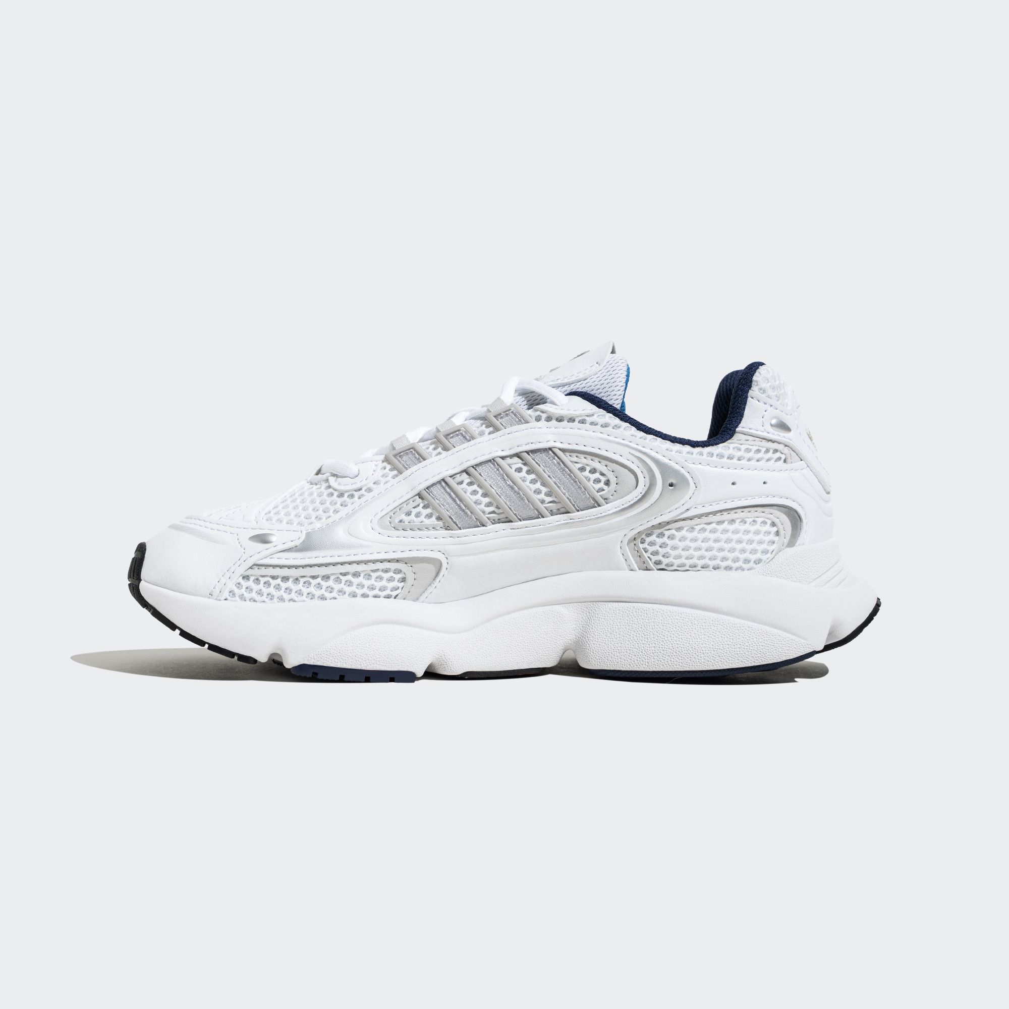  adidas Ozmillen - White / Navy 