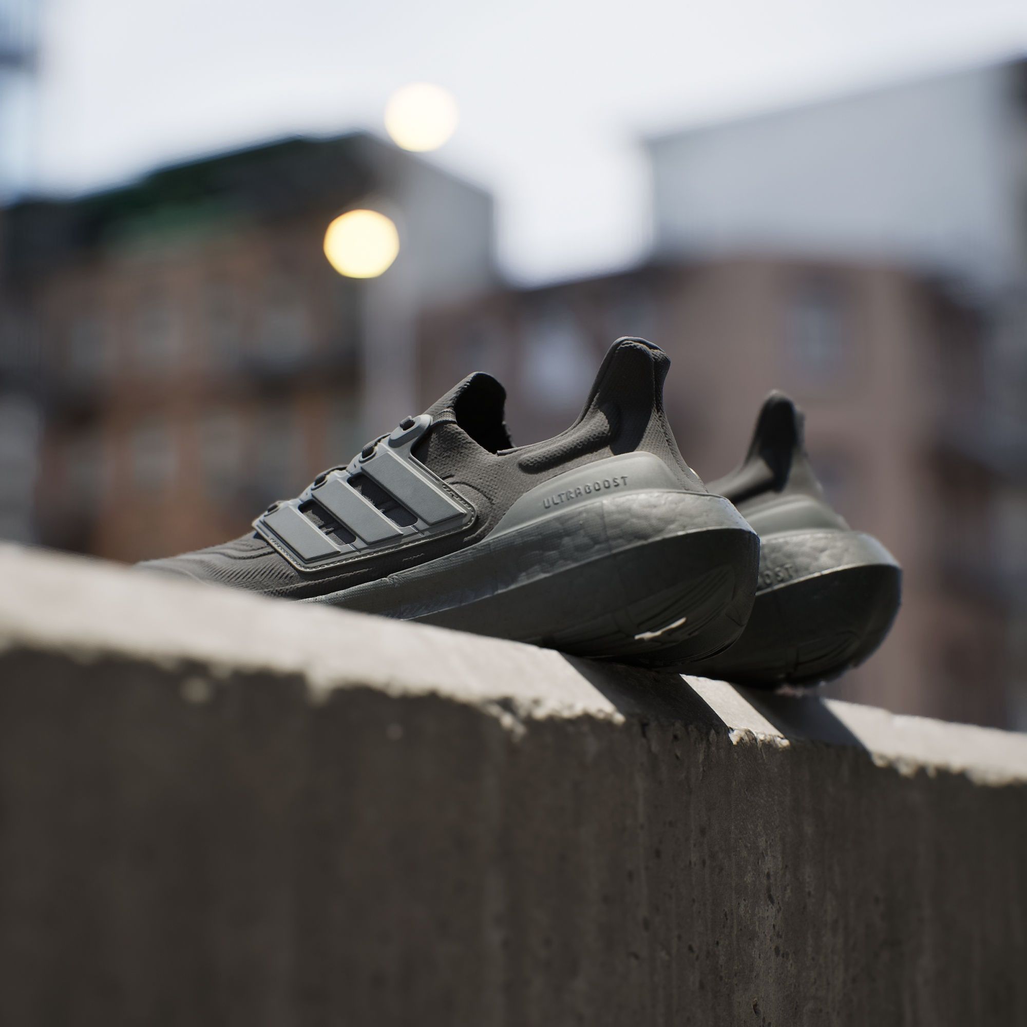 adidas UltraBOOST Light - Black / Black