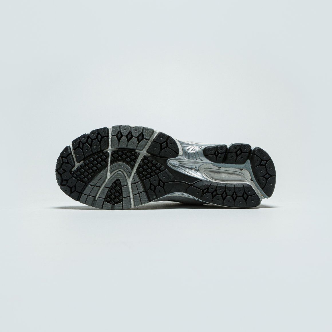 New Balance 2002R - Light Grey