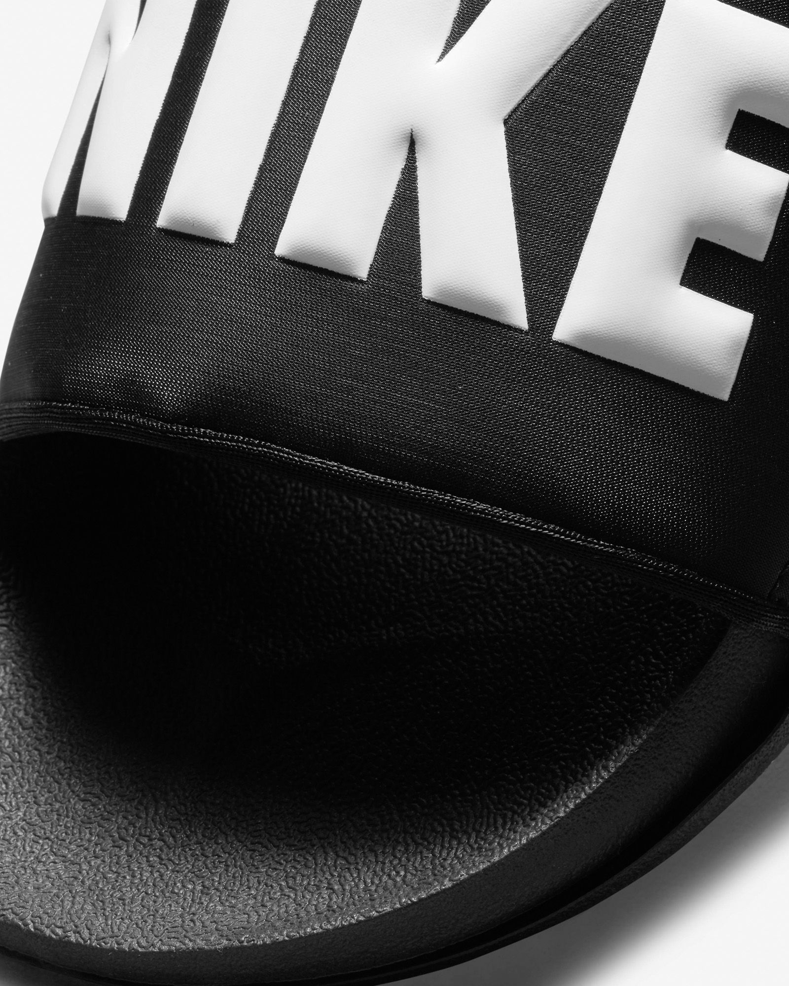  Nike Offcourt Slide - Black/White 