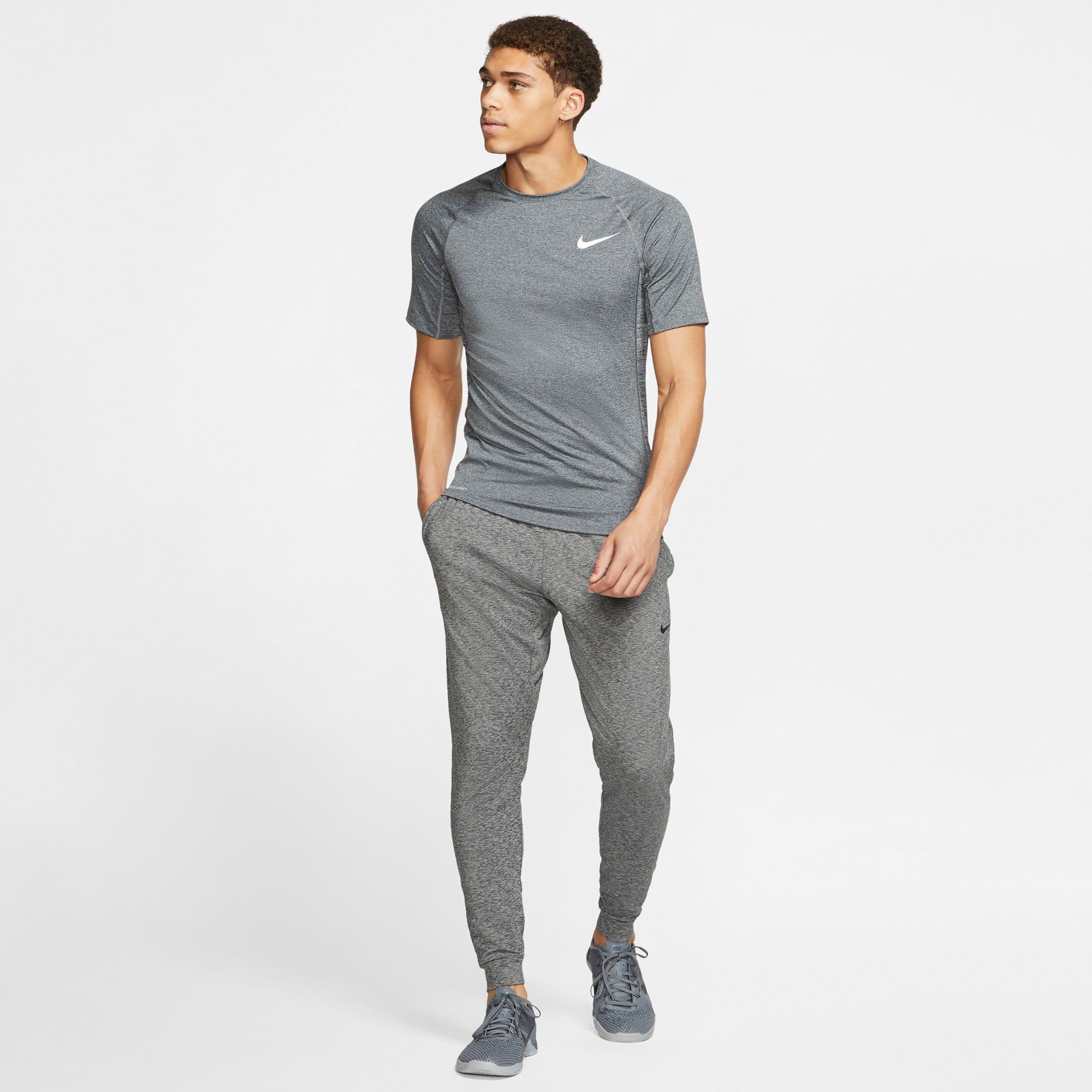  Nike Pro Short-Sleeve Top - Dark Smoke Grey 