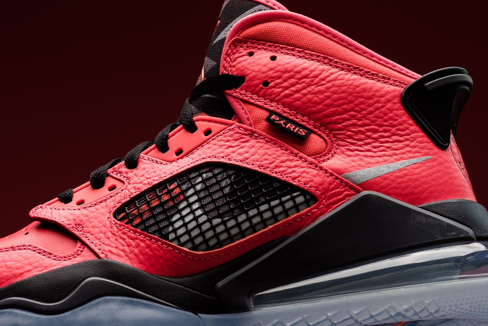 Paris Saint-Germain x Jordan Mars 270