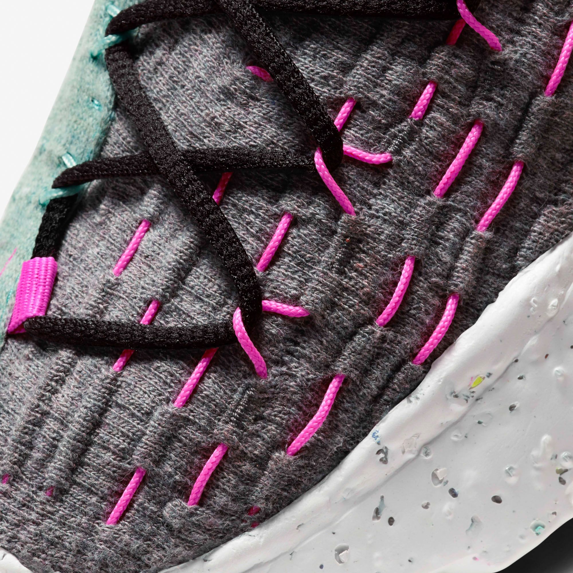 Nike Space Hippie 04 - Smoke Grey/Pink Blast