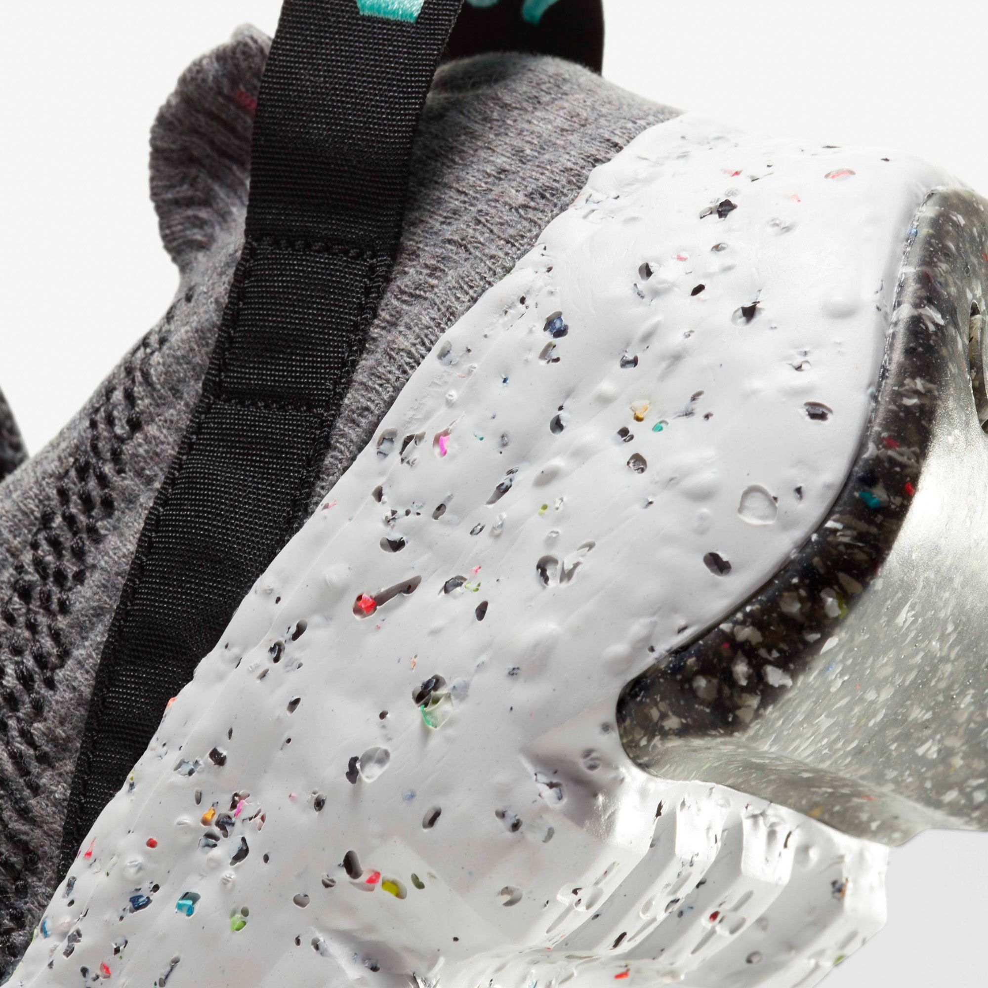 Nike Space Hippie 04 - Smoke Grey/Pink Blast