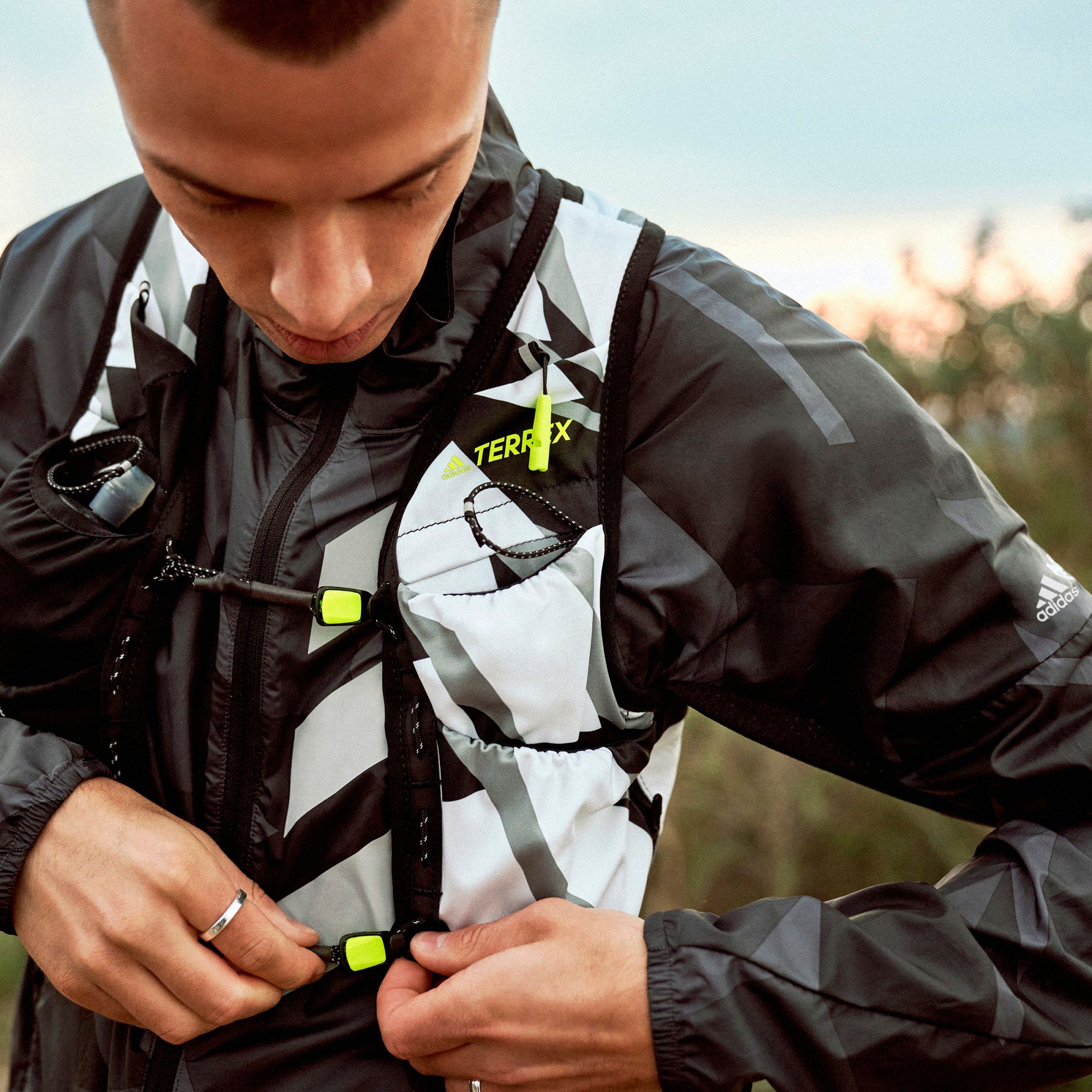 adidas Terrex Parley Agravic WIND.RDY Windbreaker - Grey Six