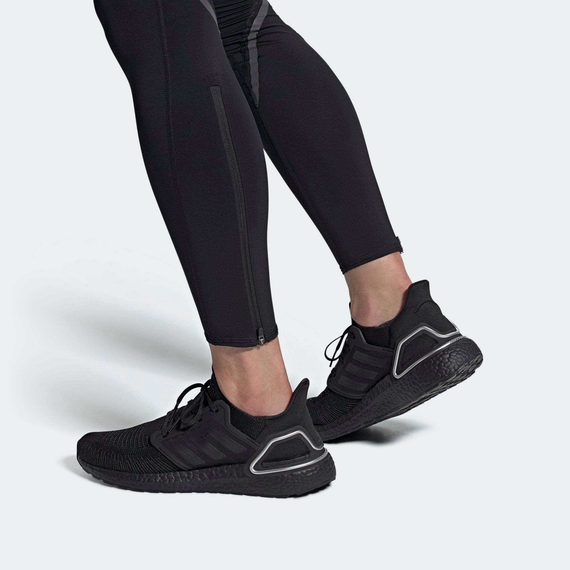 adidas UltraBOOST 20 - Core Black/Silver Metallic