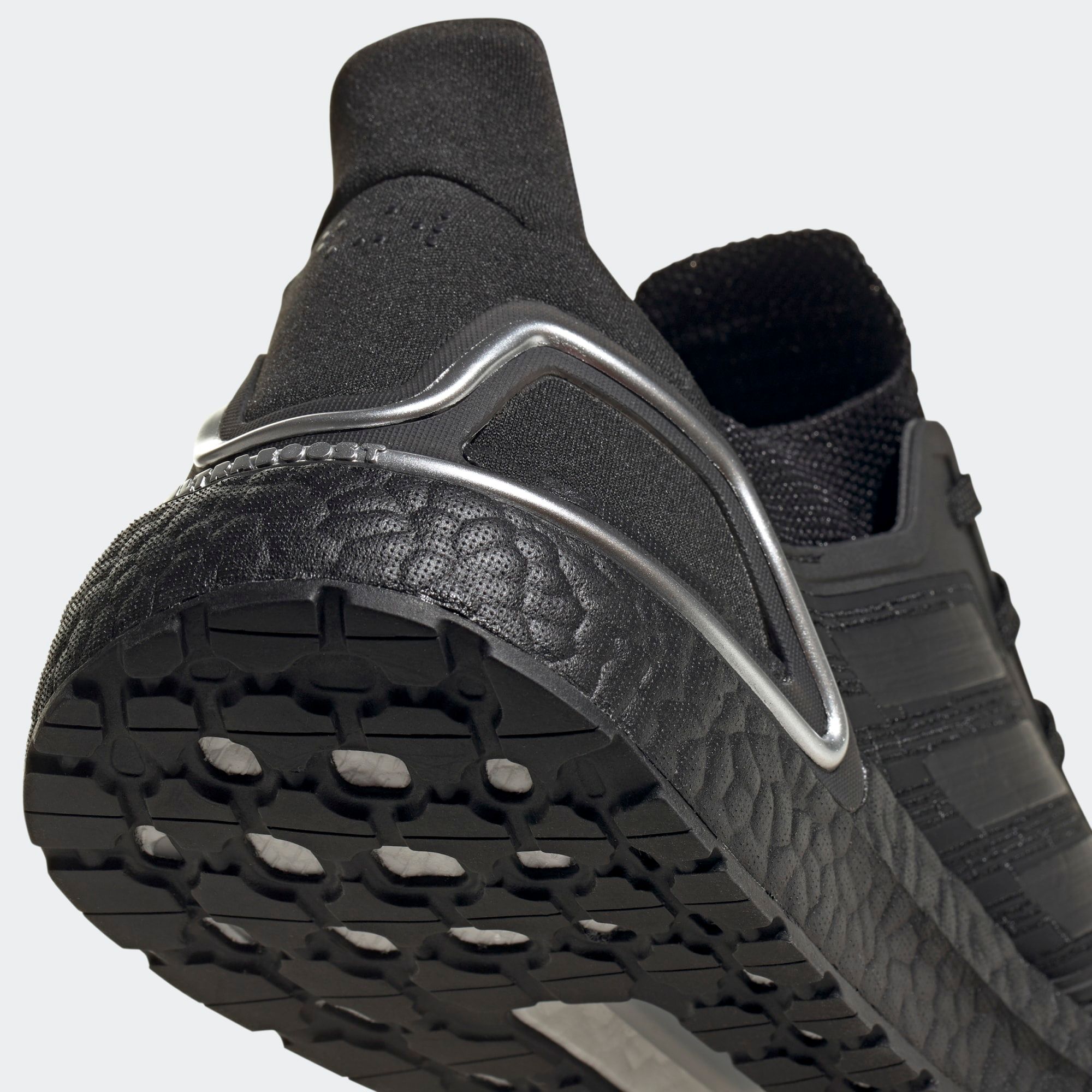 adidas UltraBOOST 20 - Core Black/Silver Metallic