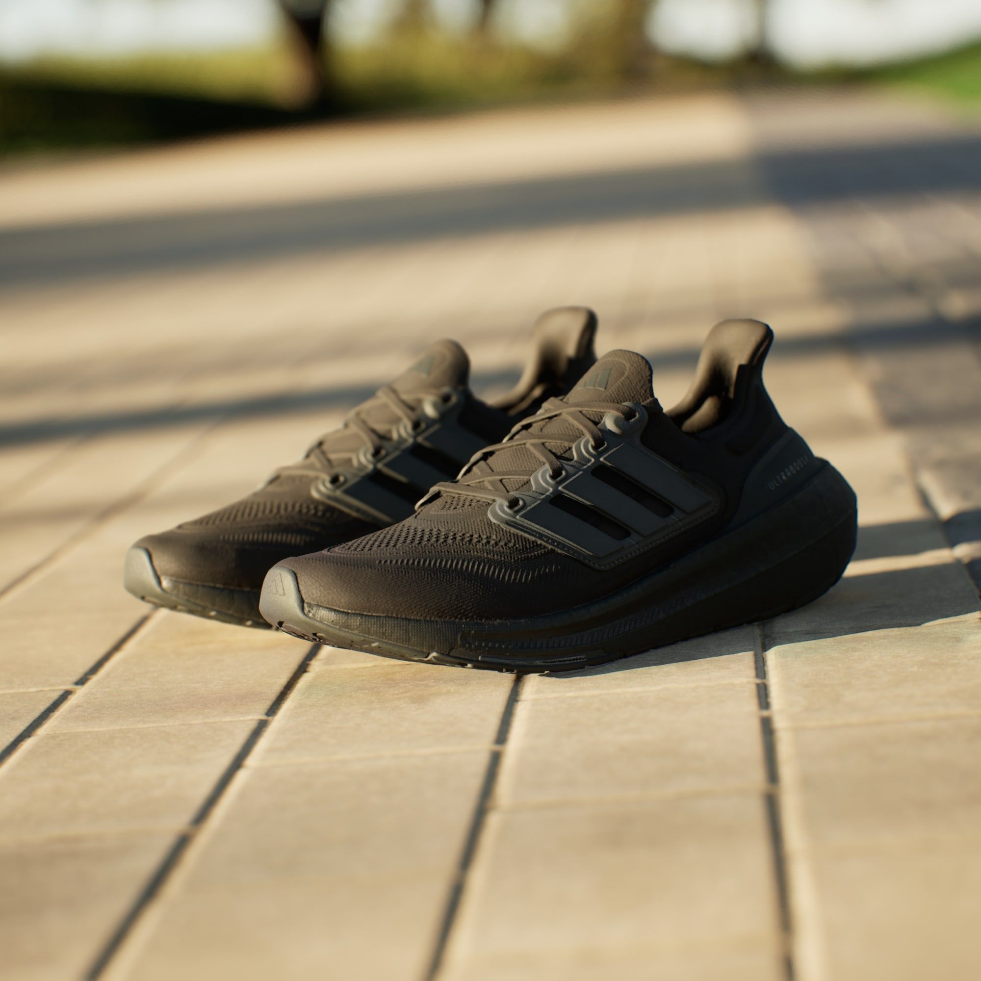 adidas UltraBOOST Light - Black / Black