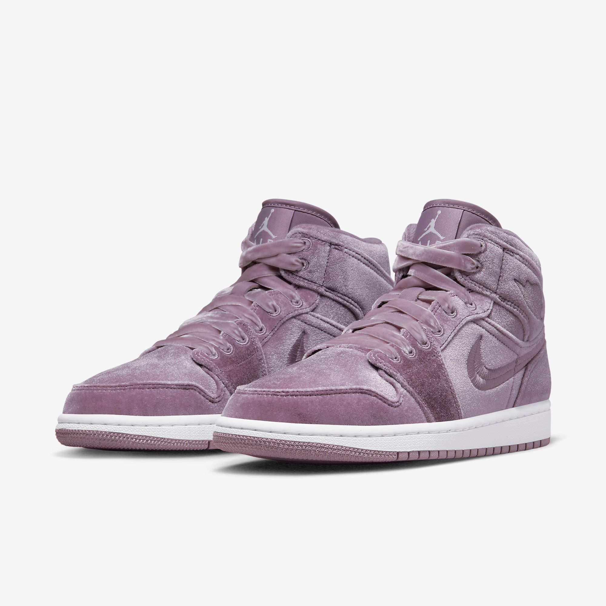  Air Jordan 1 Mid SE - Purple Velvet 