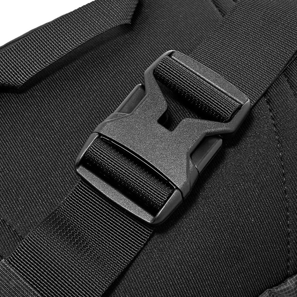 The North Face Flyweight Lumbar Bag - Black