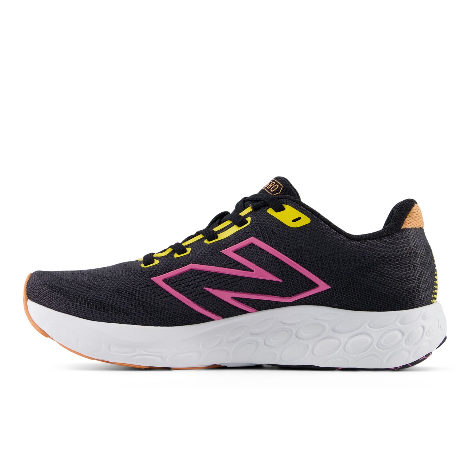 New Balance Fresh Foam 680 v8 - Black / Pink