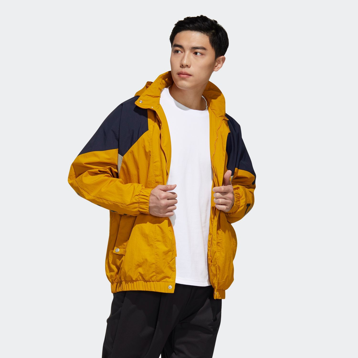 adidas Must Haves Woven Jacket - Legacy Gold