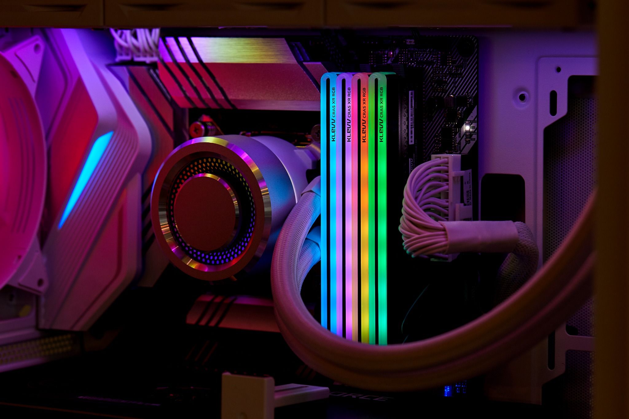 RAM KLEVV CRAS XR RGB - 16GB (2x8GB) 3600MHz DDR4 (KD48GU880-36A180Z)
