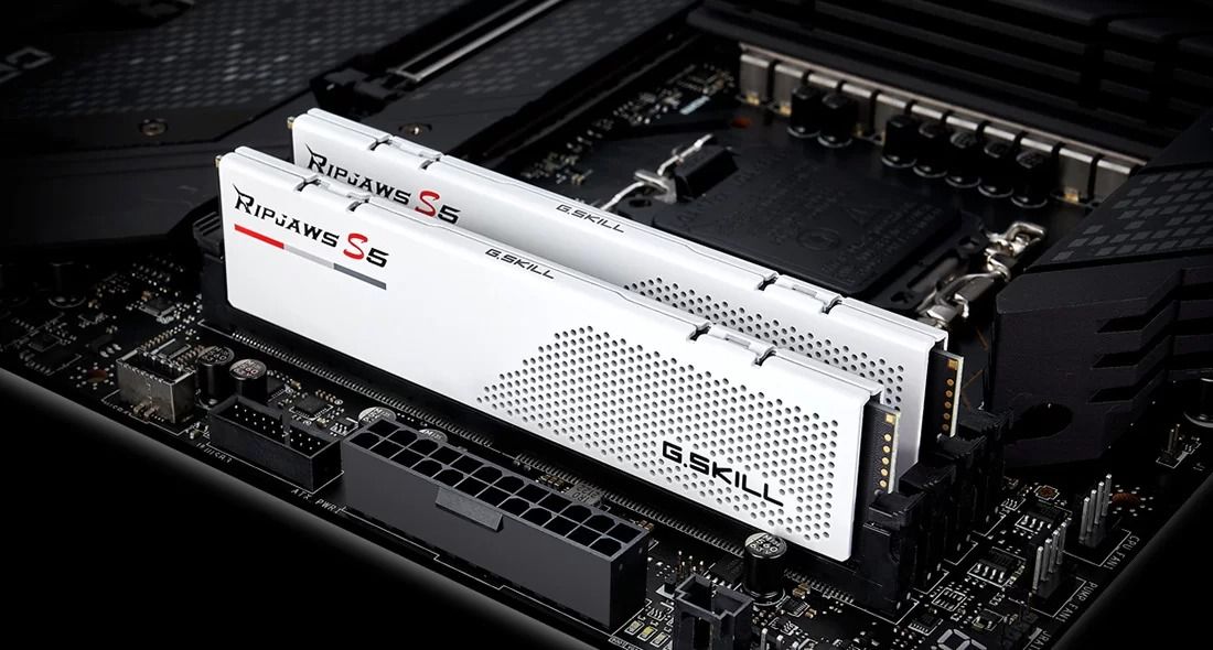  RAM G.SKILL RIPJAWS S5 WHITE 32GB (2x16GB) 5600MHz DDR5 Intel XMP ( F5-5600J4040C16GX2-RS5W ) 