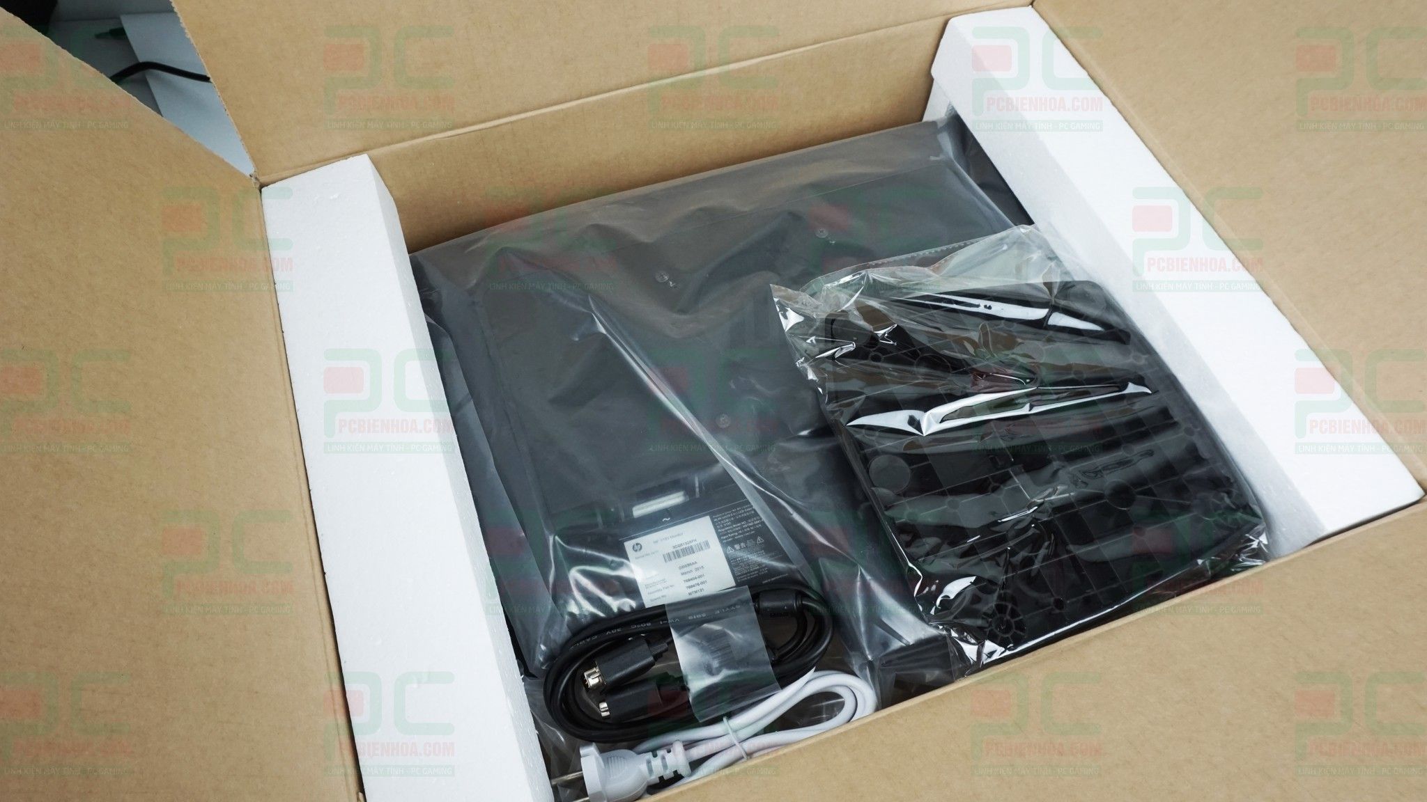 MÀN HÌNH HP V193 RENEW 19in 60Hz HD ( TN/ 1366x768 / VGA )