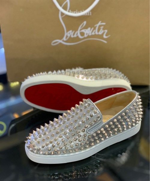 Slip On Louboutin Trắng Đinh