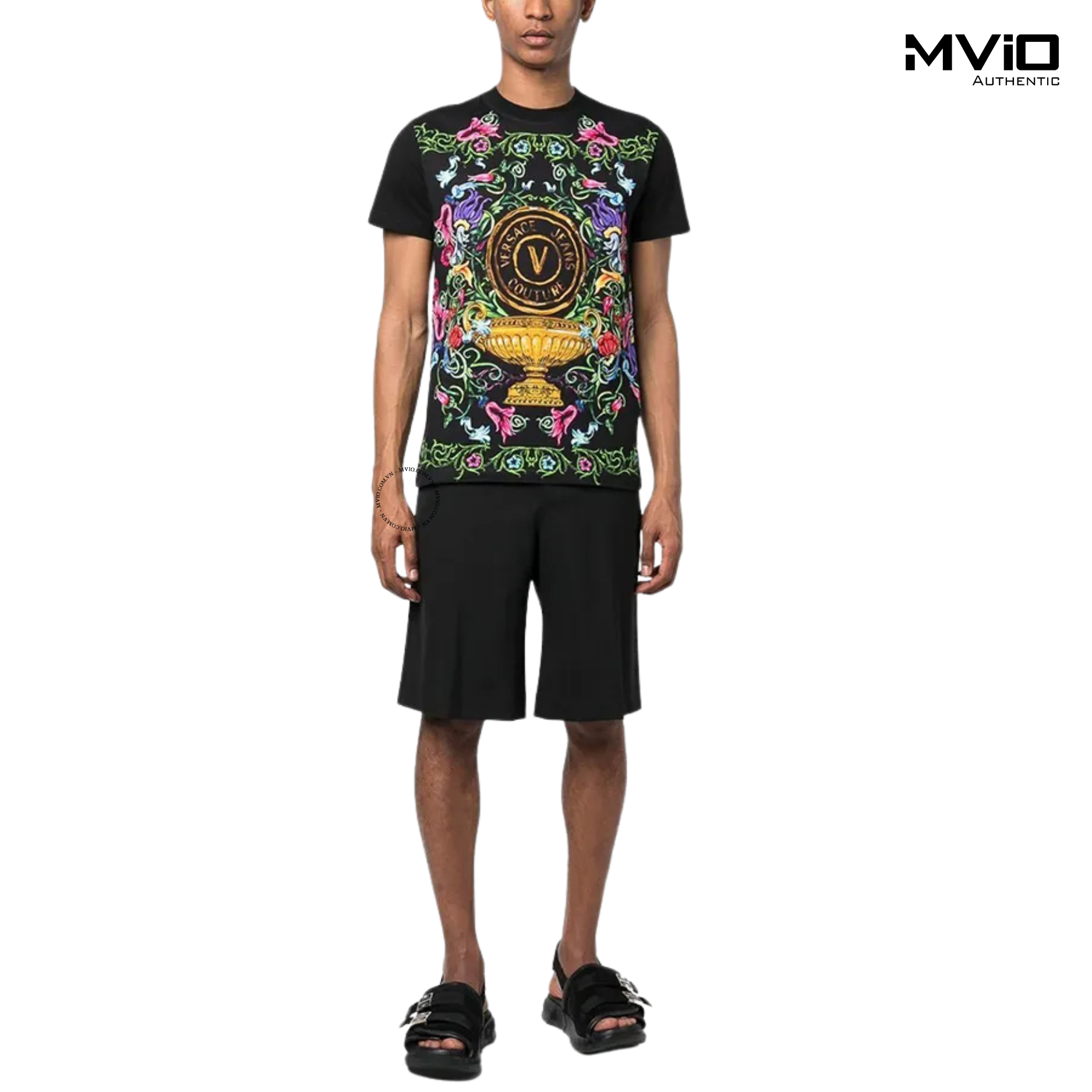 Phông Versace Đen Hoạ Tiết Màu To 74GAH6JS174