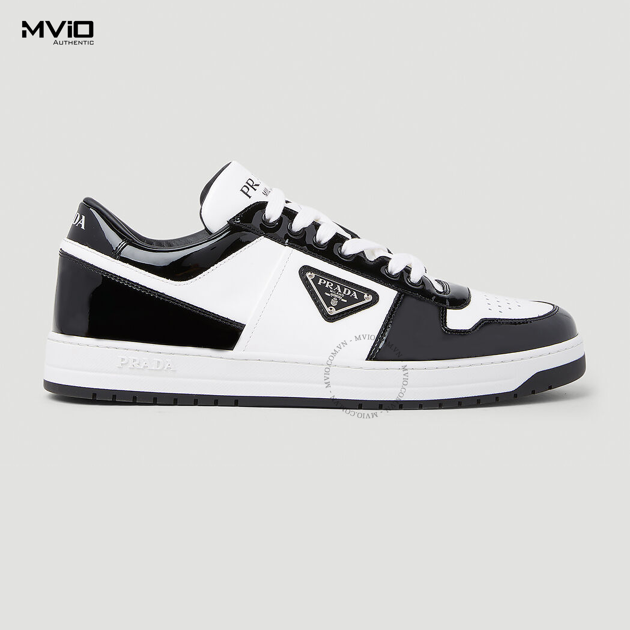 Sneaker Prada Đen Trắng Bóng 2EE304