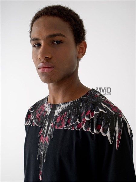 Phông Marcelo Burlon Đen Cánh Trắng Đỏ Cmaa018E19001008