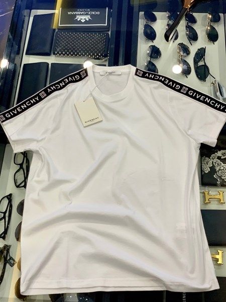 Phông Givenchy Trắng Tag Vai Bm70Jk3002 100