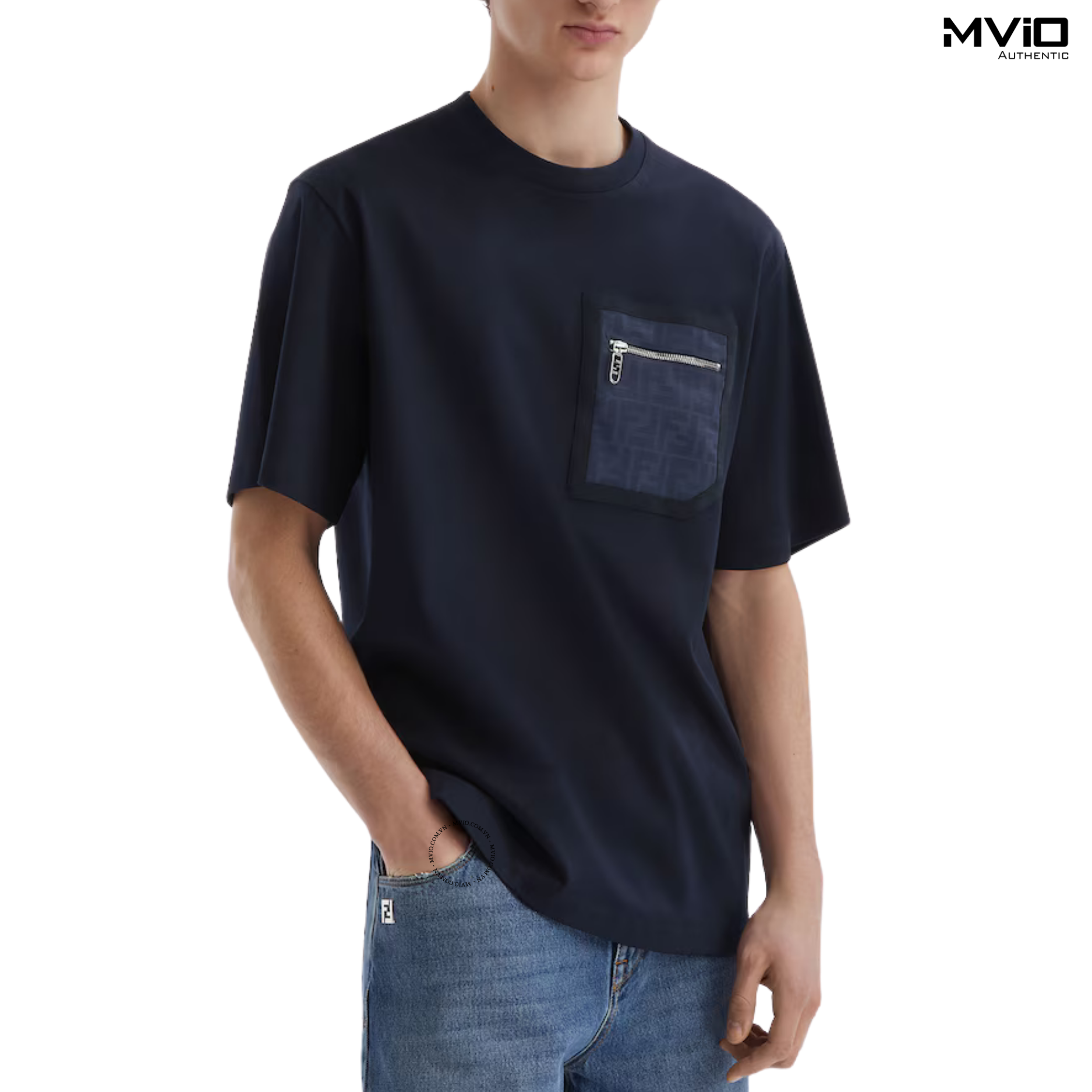 Phông Fendi Dark Blue Túi Vân FF FY1257APM4F0QG0.