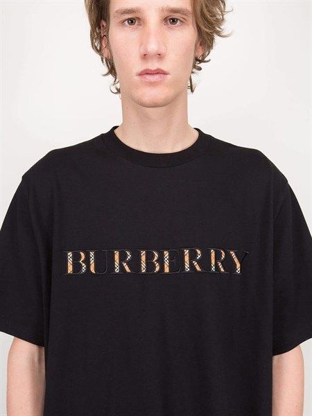 Phông Burberry Đen Thêu 8007984