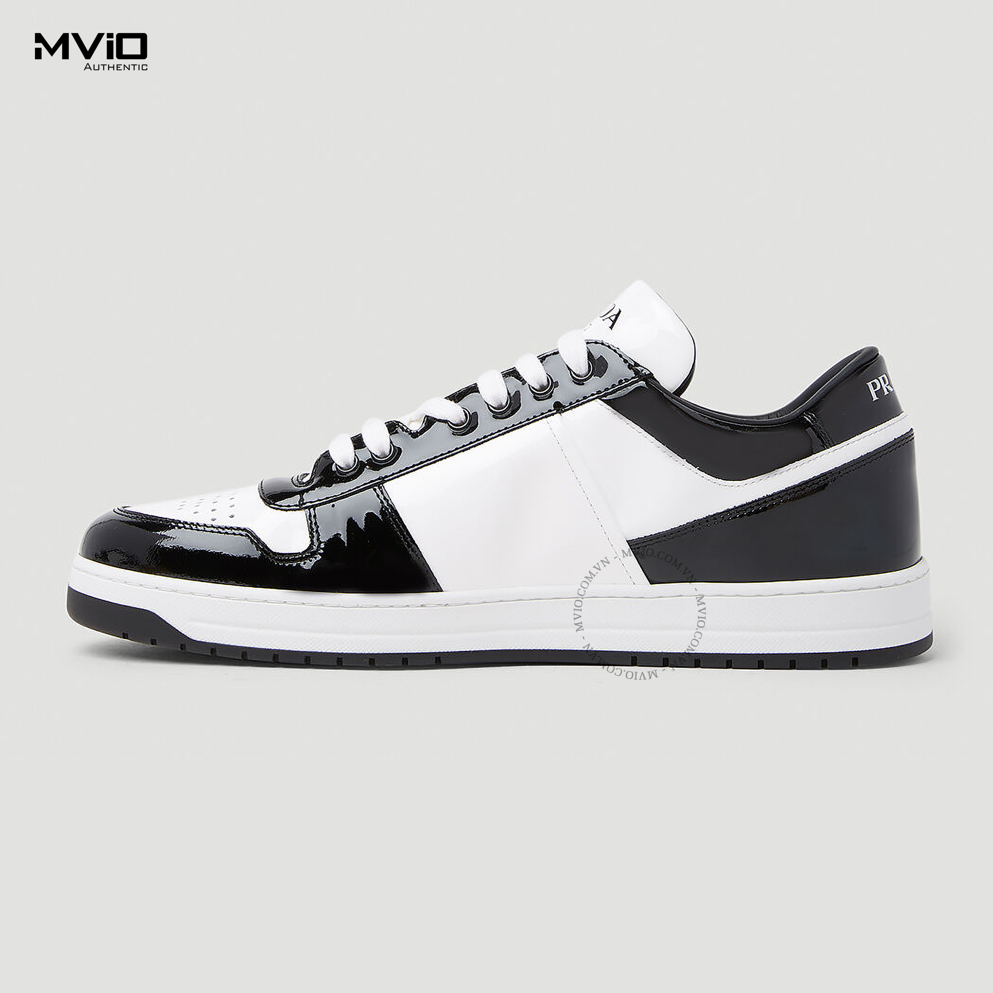 Sneaker Prada Đen Trắng Bóng 2EE304