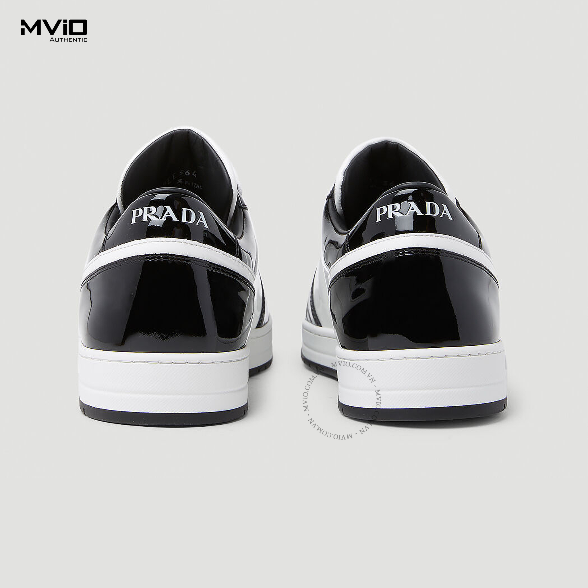 Sneaker Prada Đen Trắng Bóng 2EE304