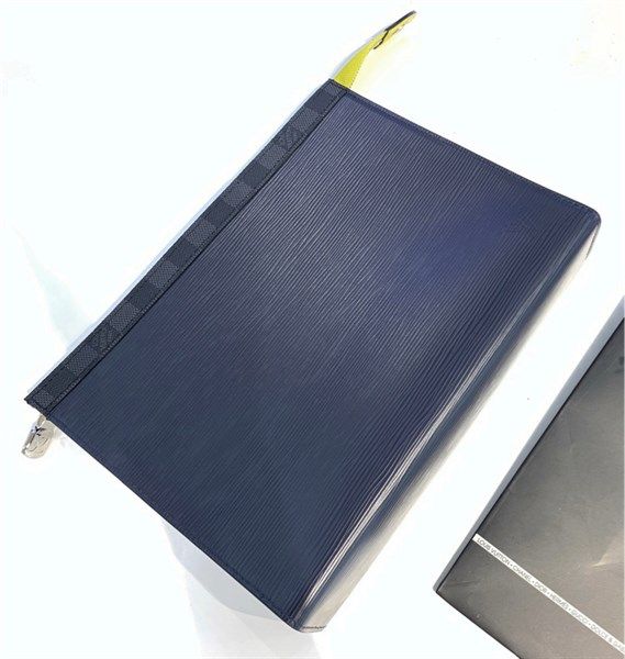 Clutch Louis Vuitton Voyage Epi Pw Graph M67899